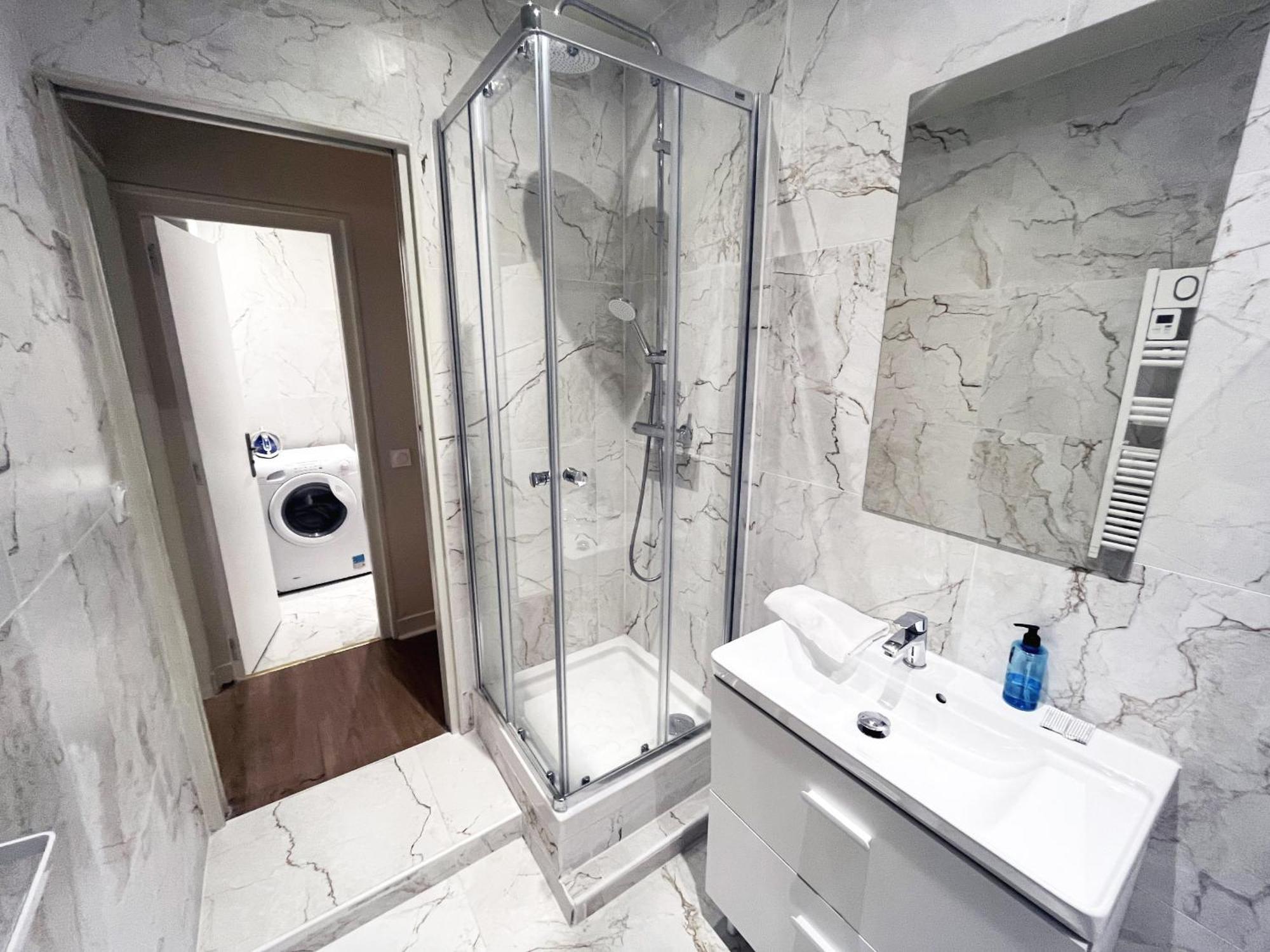 06 - Designed Flat Grands Boulevards Apartment *