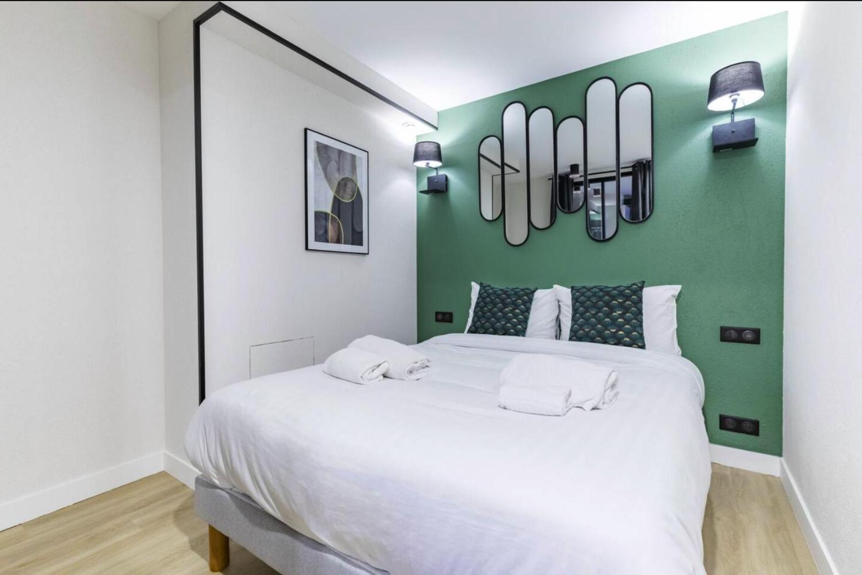 Hsh Parmentier-couronnes Ii Design 4p-1br * Parigi
