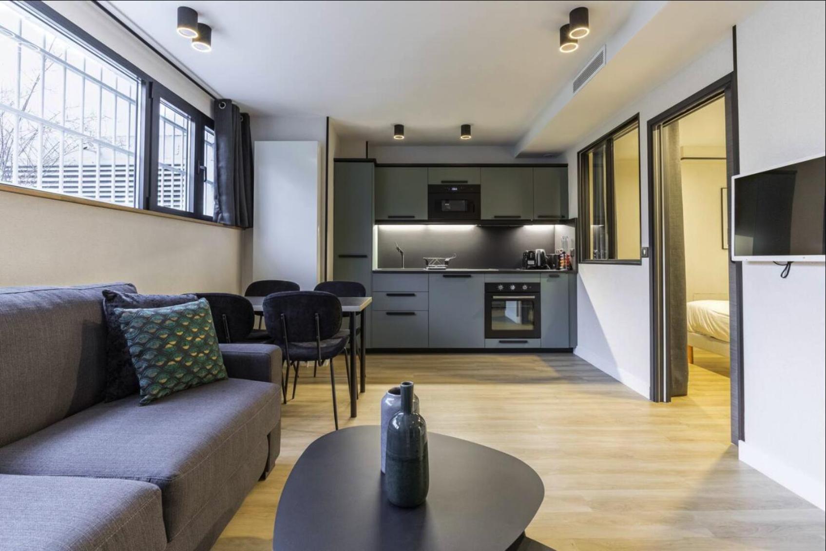 Hsh Parmentier-couronnes Ii Design 4p-1br * Parigi