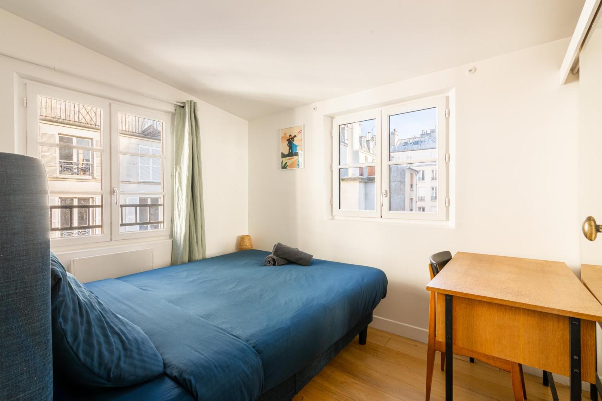 Luxurious 2 Bedroom Canal Saint Martin Saint Lazare Apartment Paris