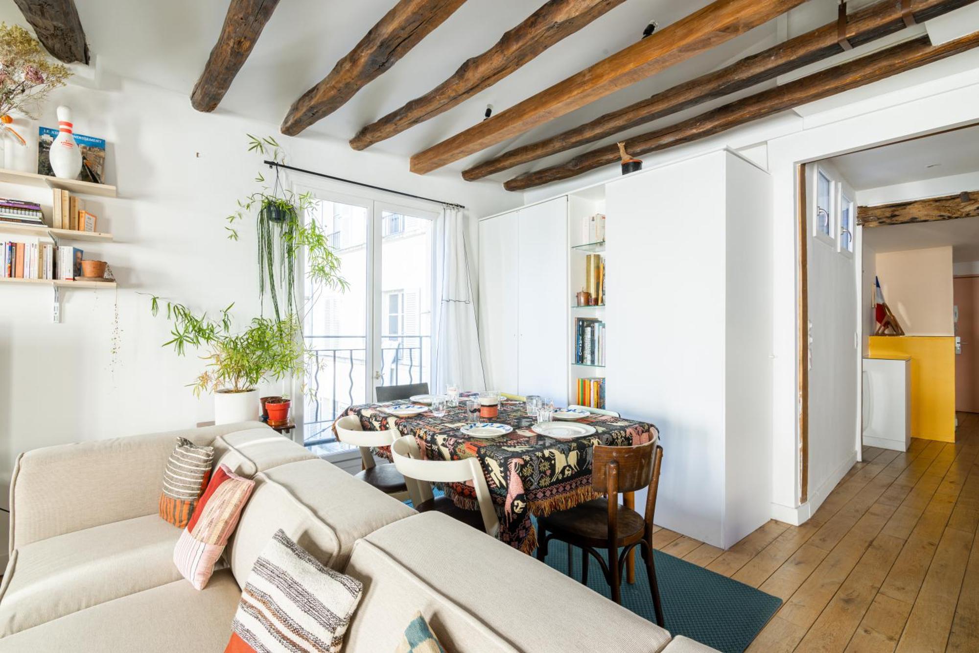 Luxurious 2 Bedroom Canal Saint Martin Saint Lazare Apartment