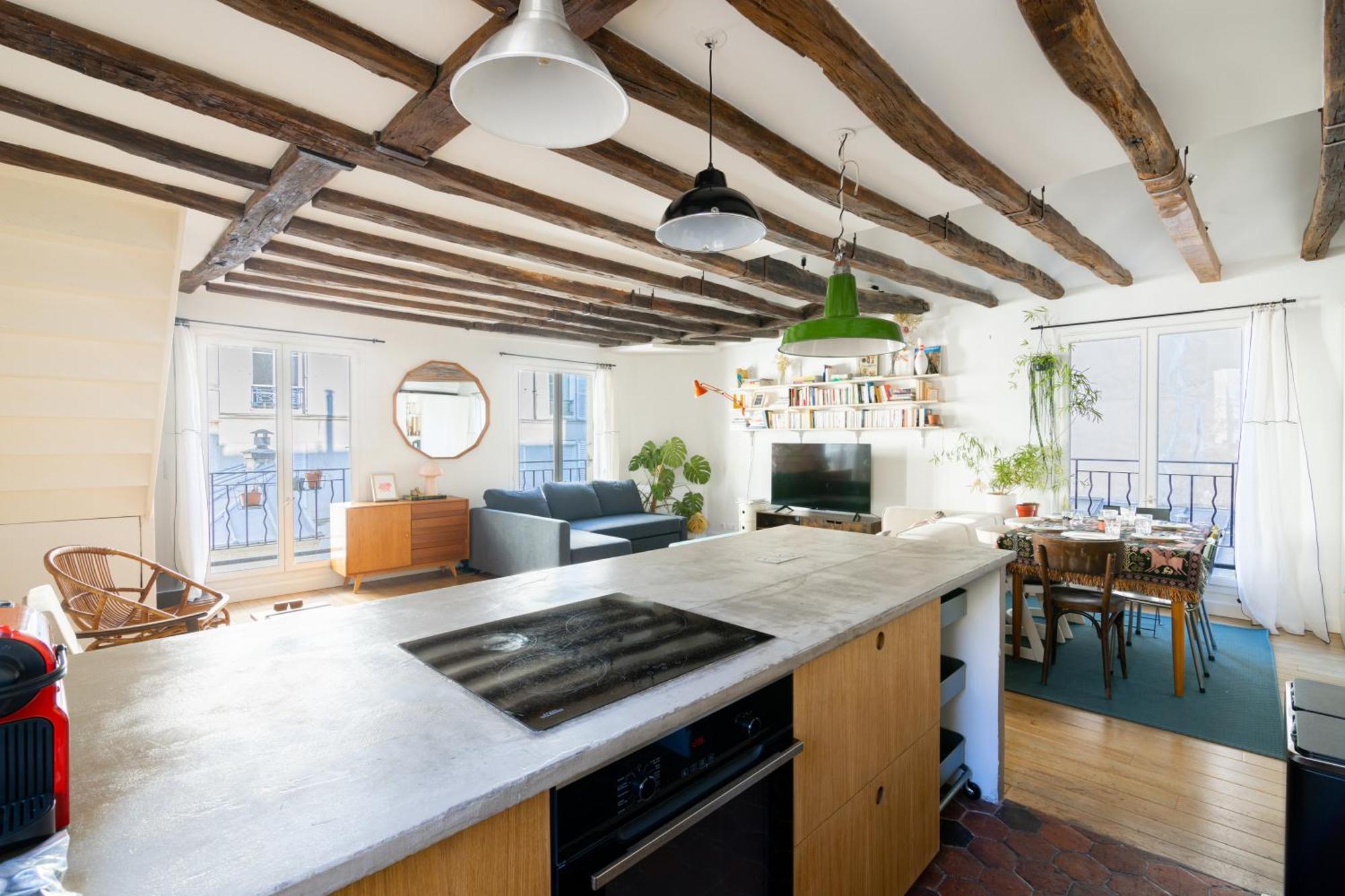Luxurious 2 Bedroom Canal Saint Martin Saint Lazare Apartment