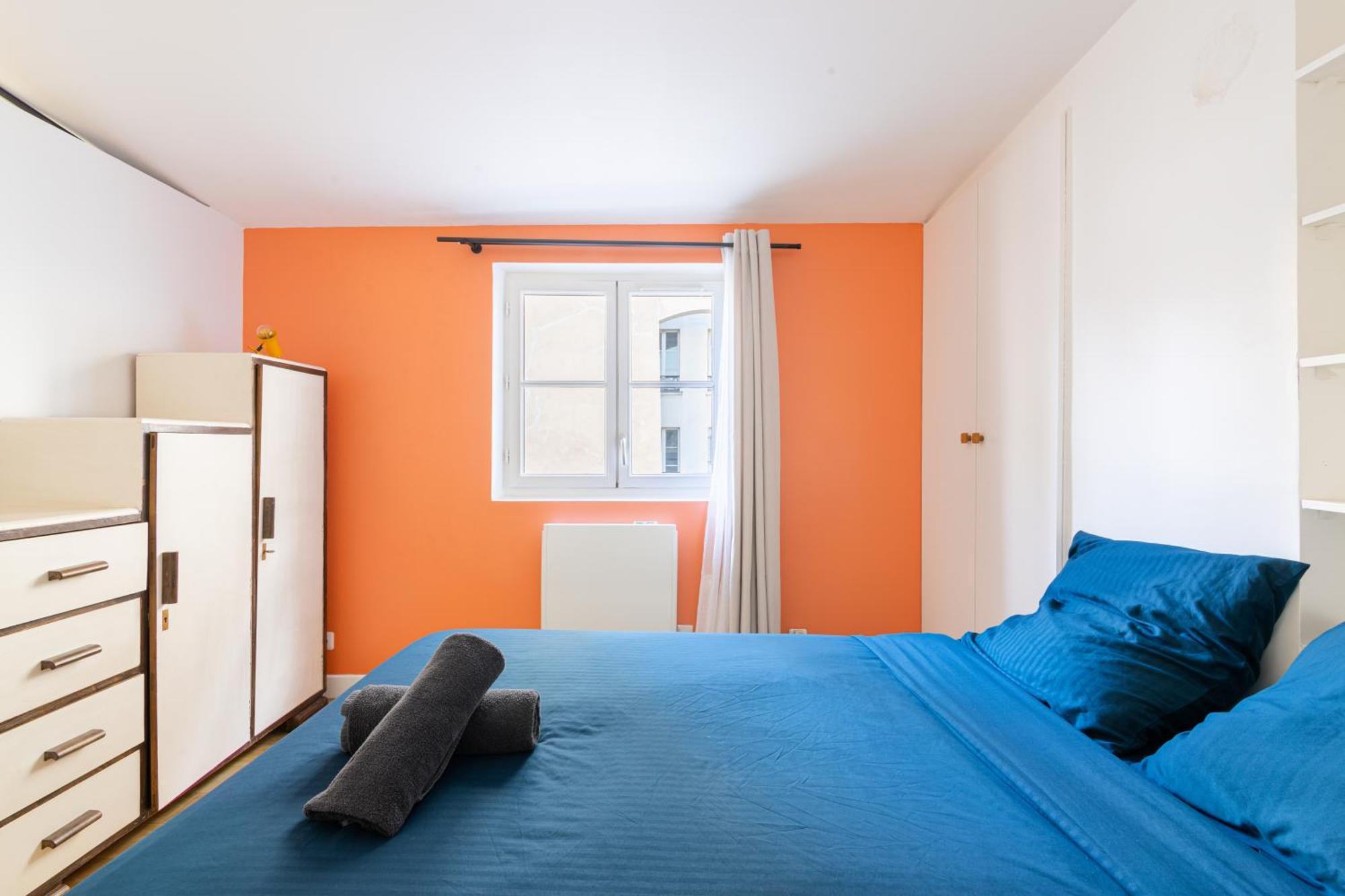 Luxurious 2 Bedroom Canal Saint Martin Saint Lazare * Paris