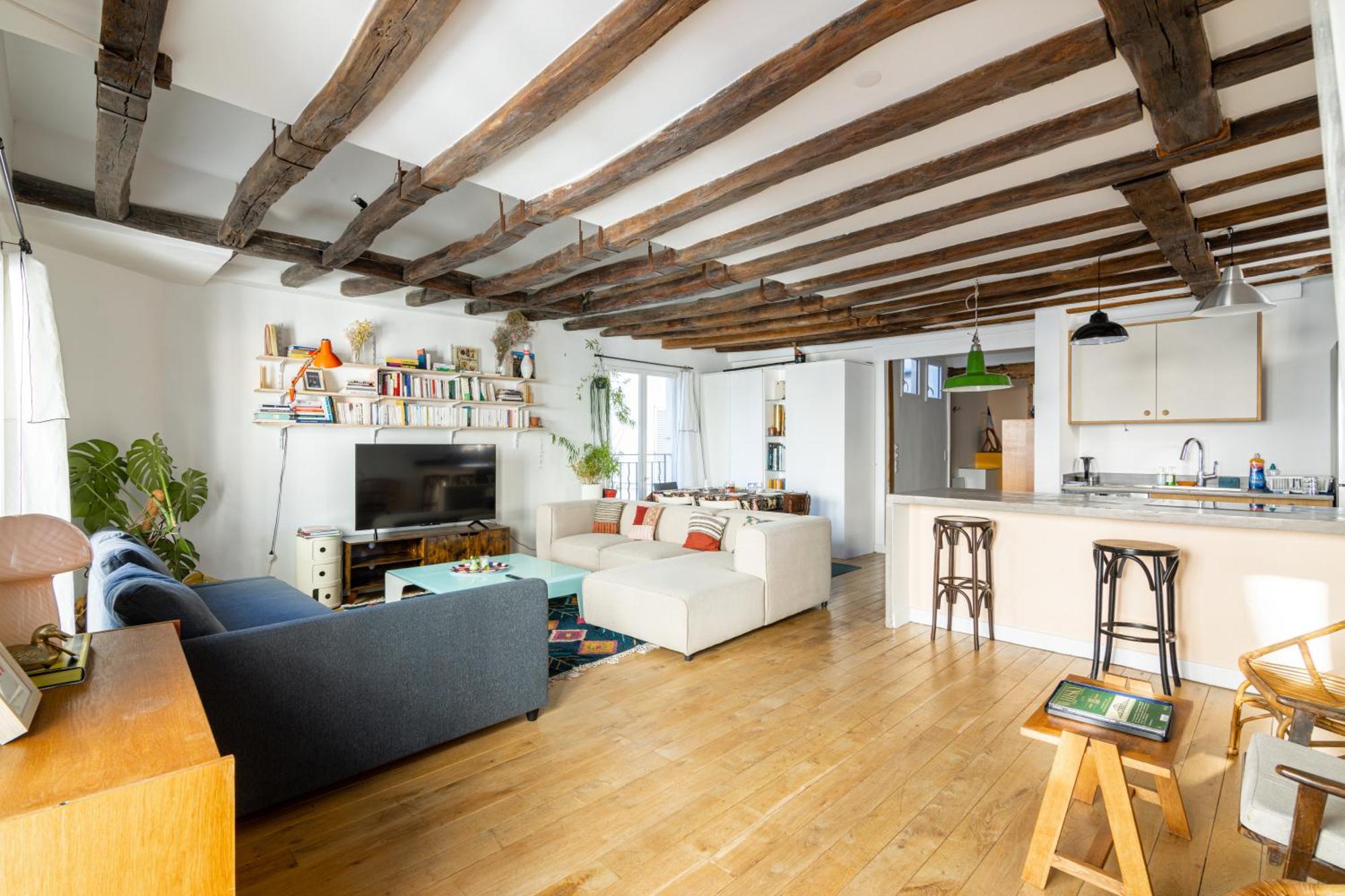 Luxurious 2 Bedroom Canal Saint Martin Saint Lazare Apartment Paris
