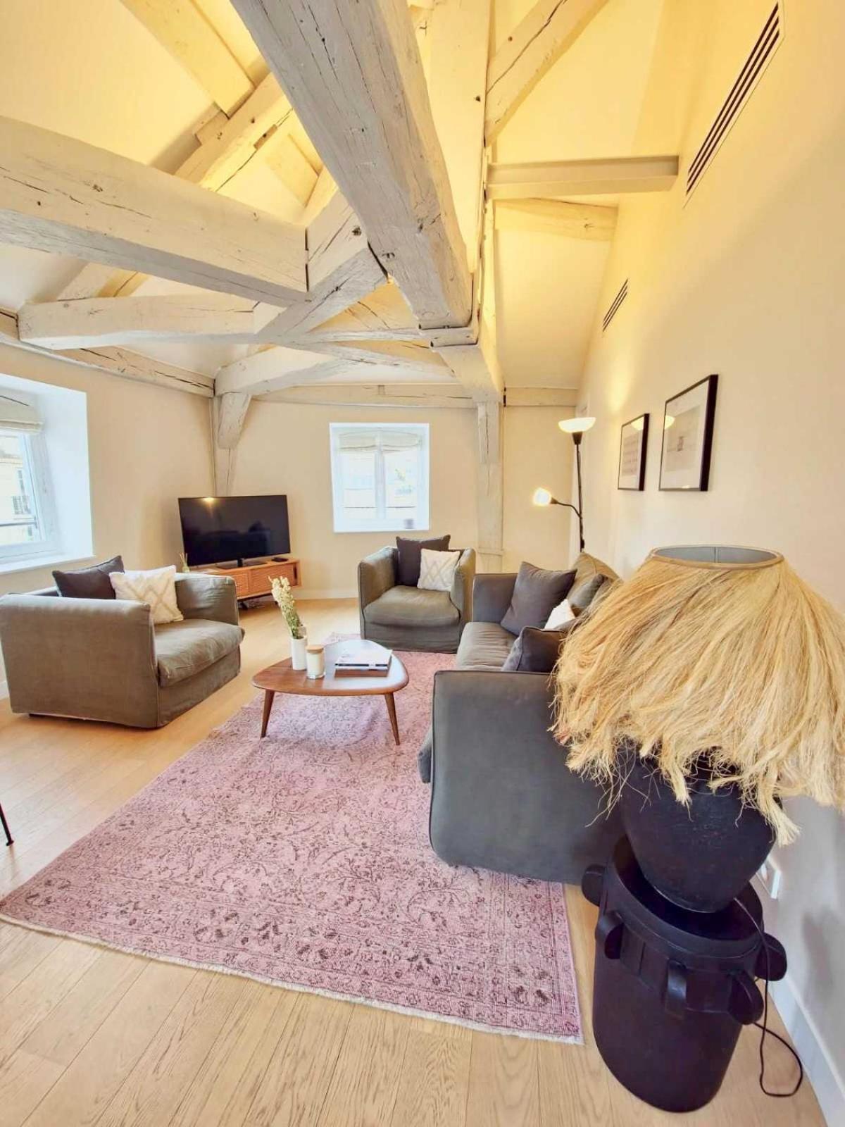 Luxury In Le Marais Parigi