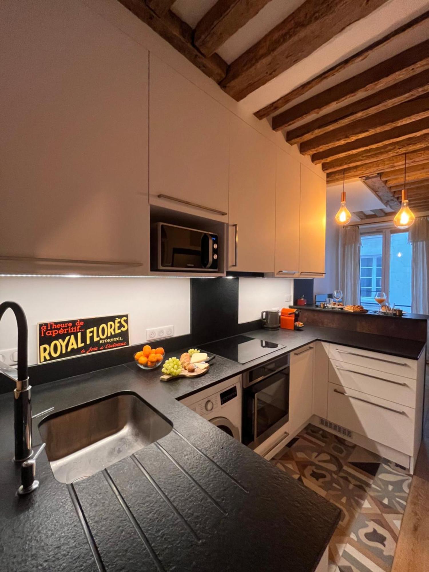 A Saint-paul En Plein Coeur Du Marais 4 Pers Apartment Paris