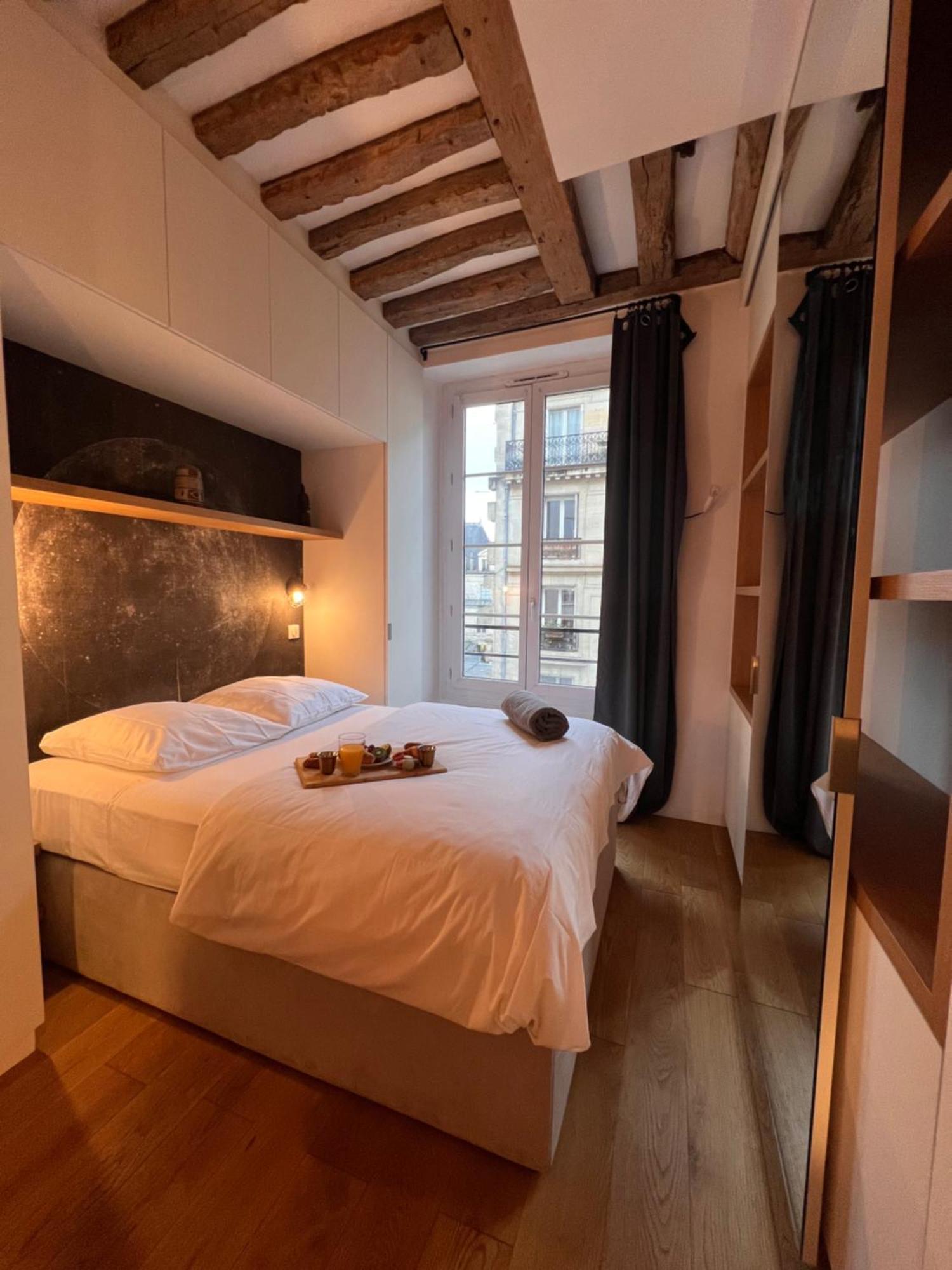 Apartment A Saint-paul En Plein Coeur Du Marais 4 Pers Paris