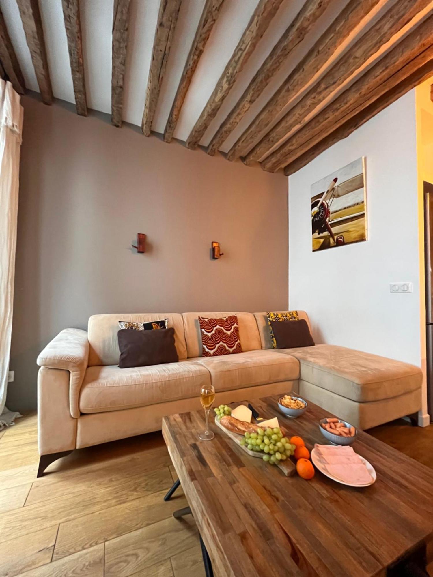 A Saint-paul En Plein Coeur Du Marais 4 Pers Apartment