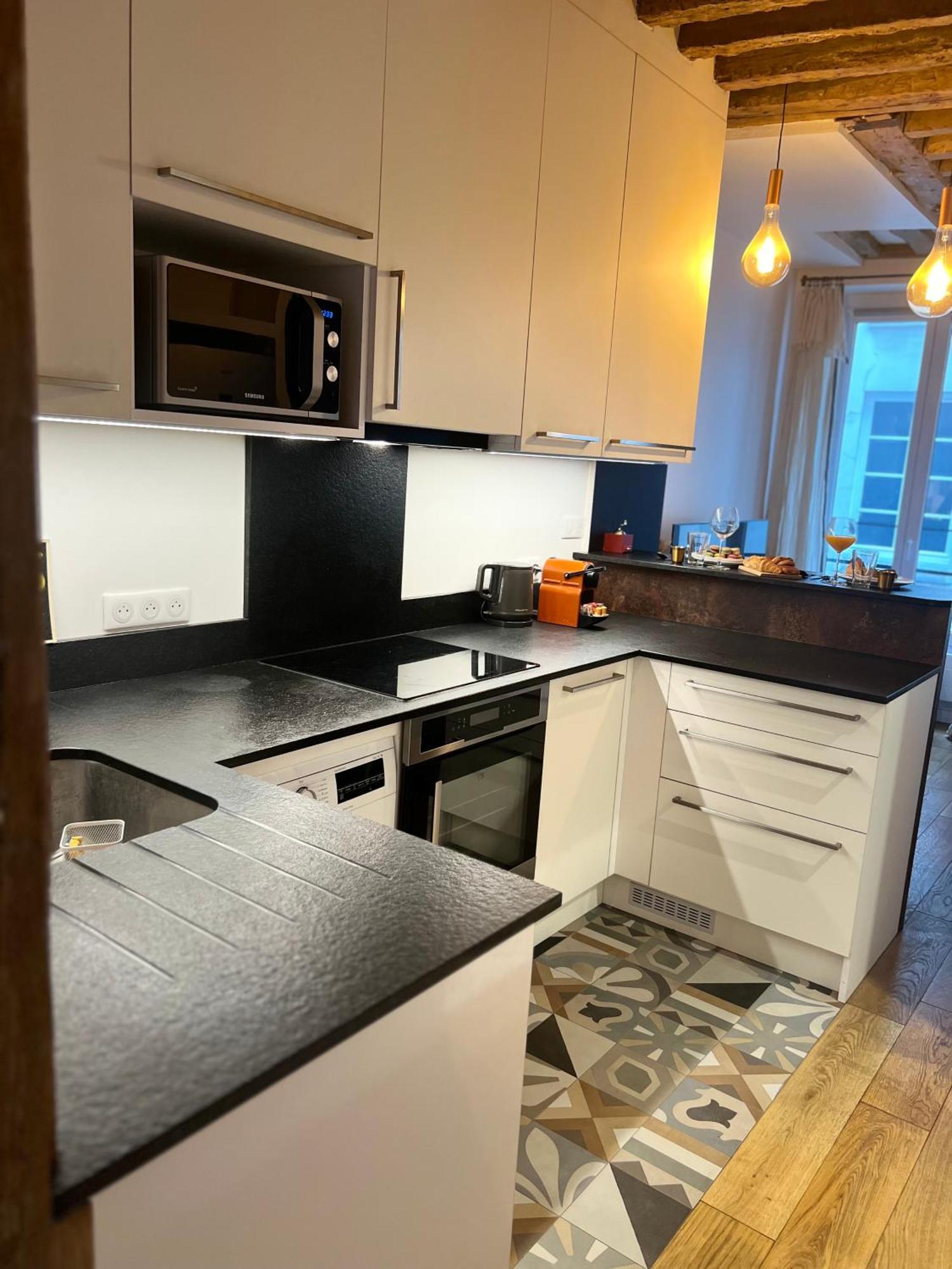 A Saint-paul En Plein Coeur Du Marais 4 Pers Apartment Paris