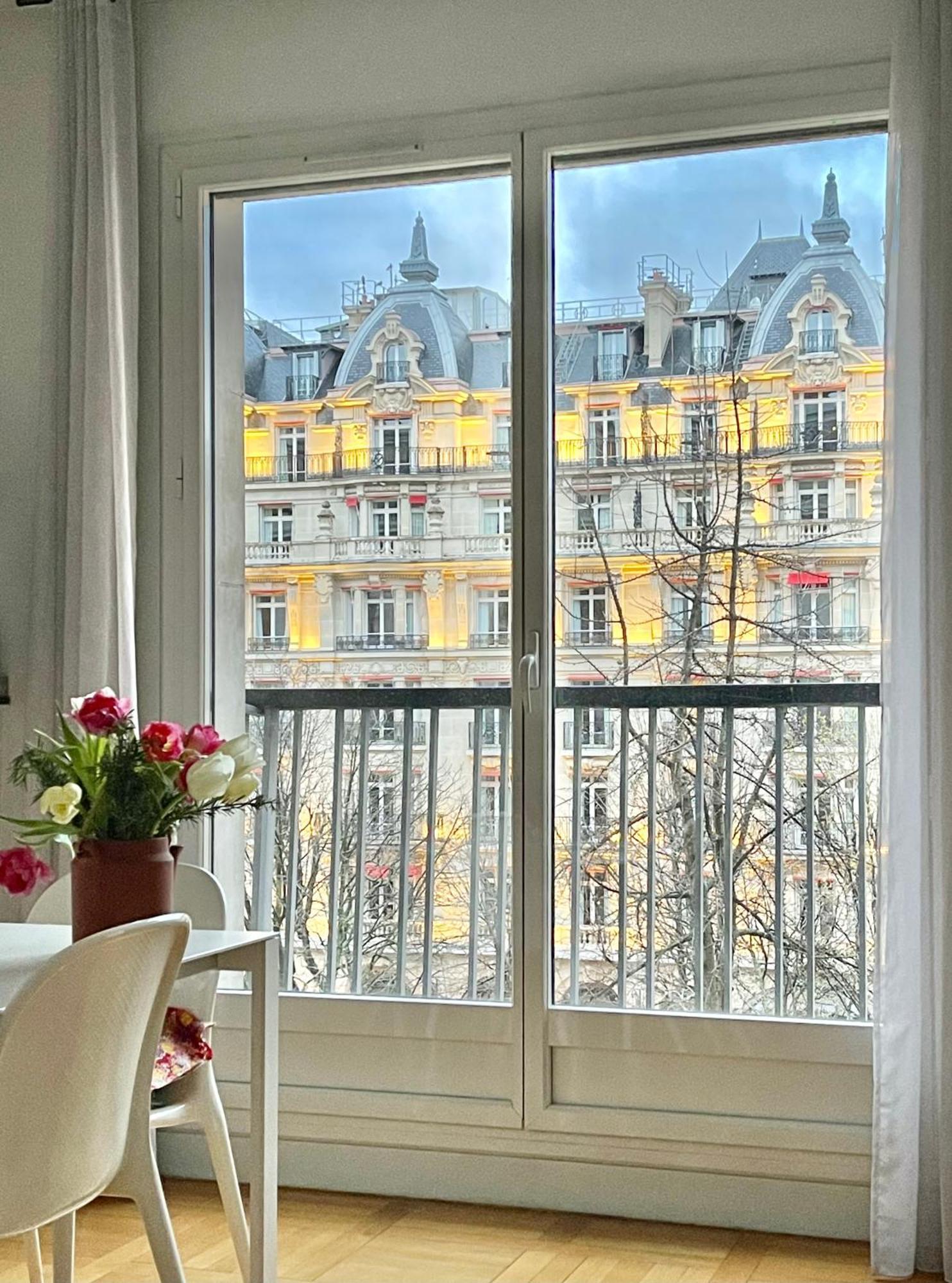 Avenue Montaigne Bienvenue Parigi