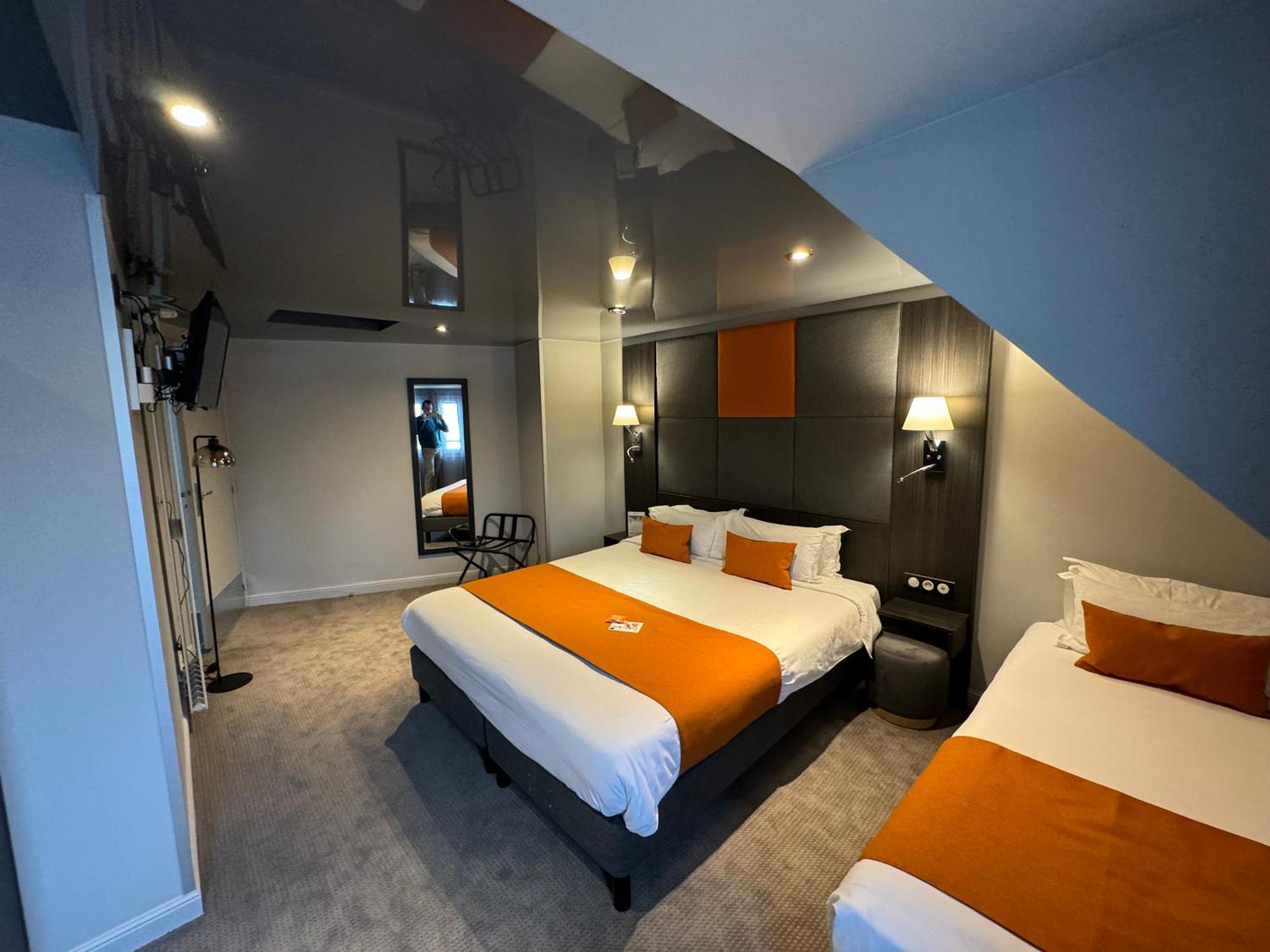 Western Empire Elysees Paris