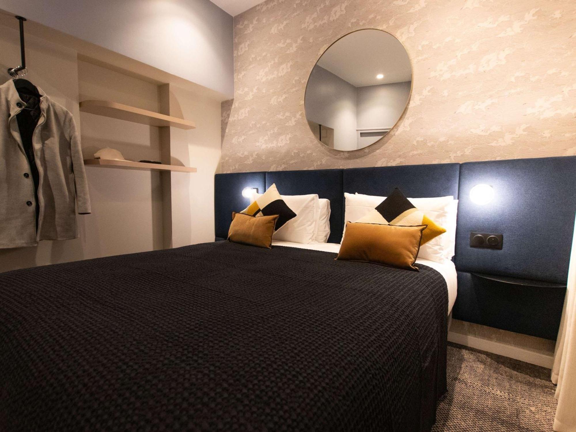 Mercure Tour Eiffel Pont Mirabeau Hotel 4*