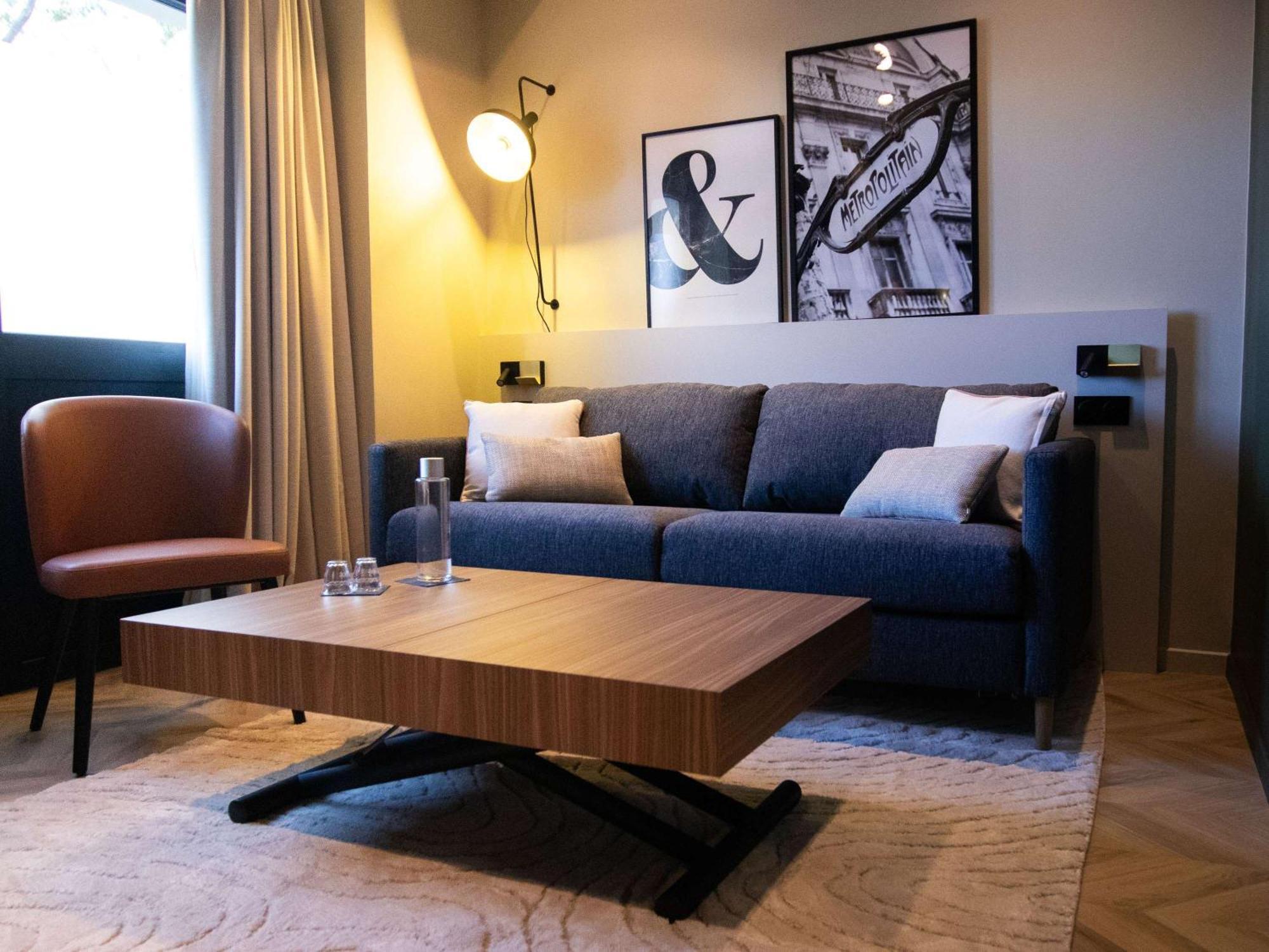 Hotel Mercure Tour Eiffel Pont Mirabeau Parigi