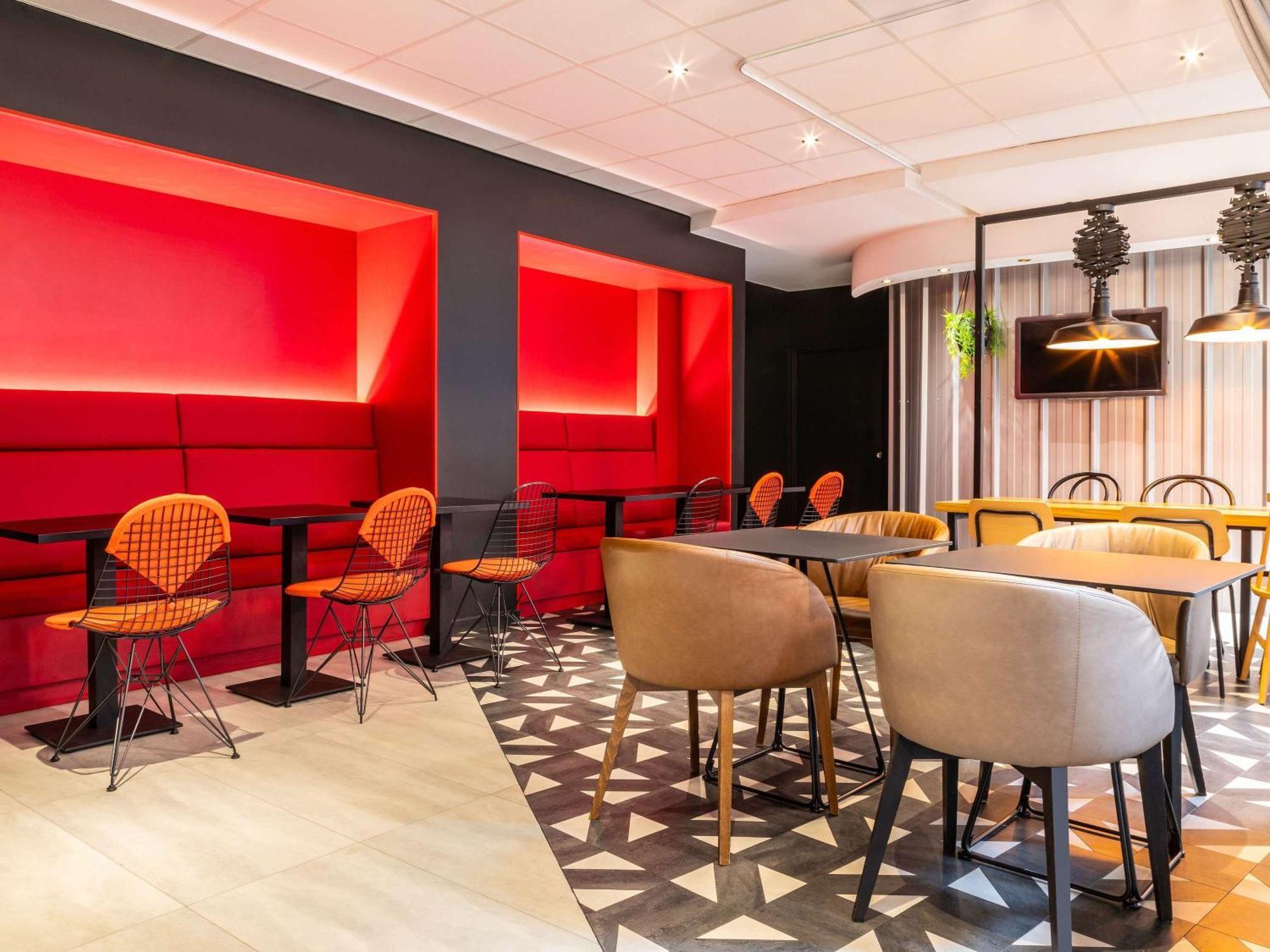 Ibis Ornano Montmartre Nord 18eme 3*