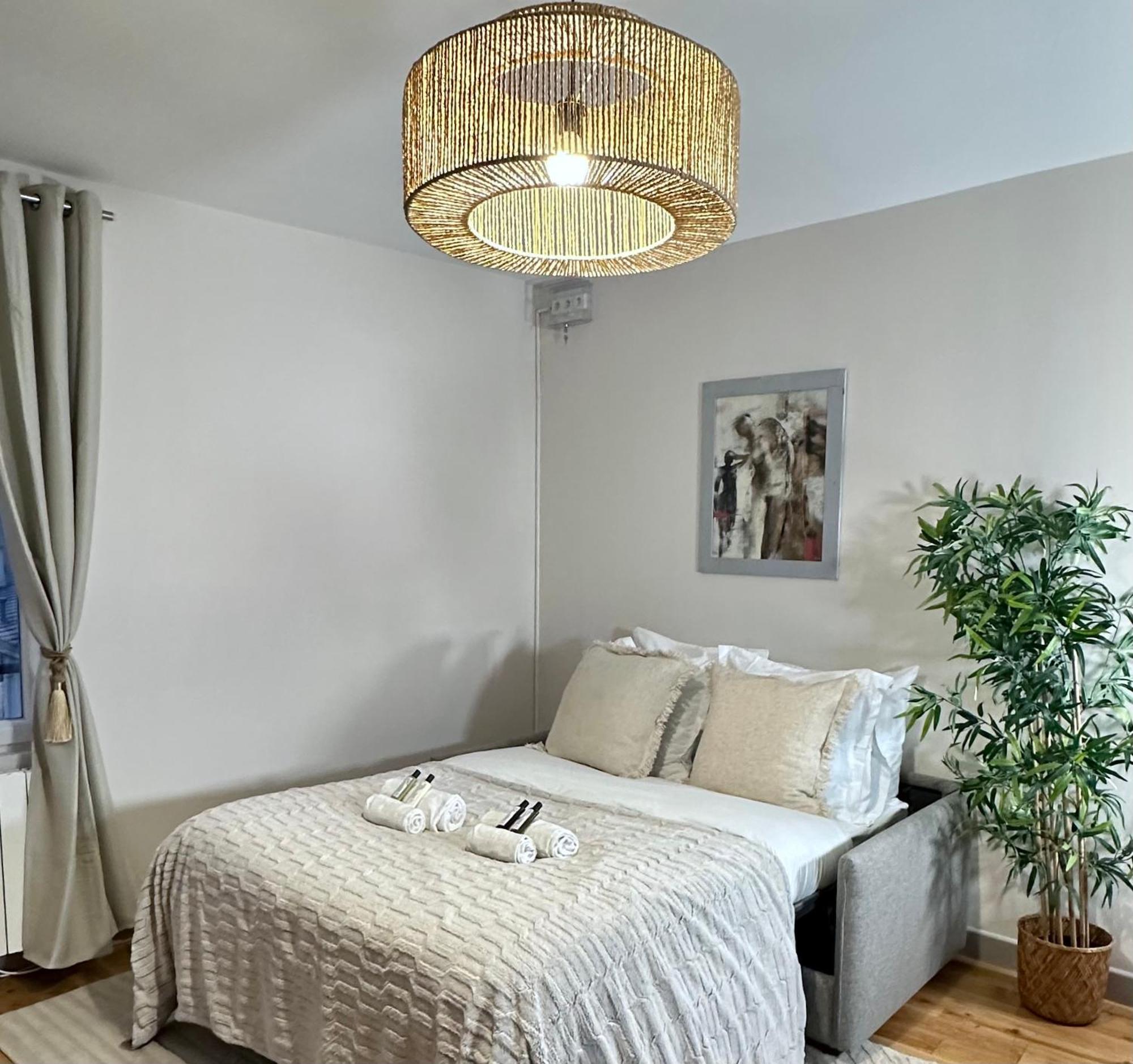 Apartment - Buttes Chaumont's Park -entire Flats Paris