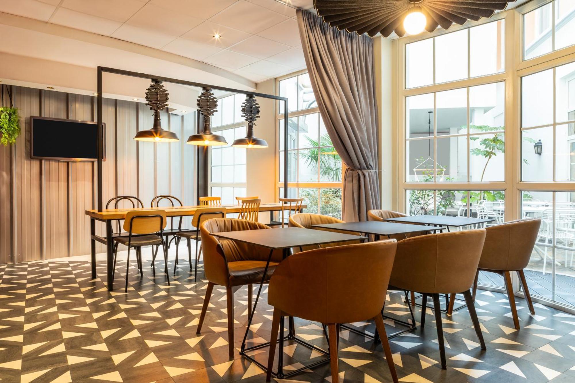 Ibis Ornano Montmartre Nord 18eme 3*