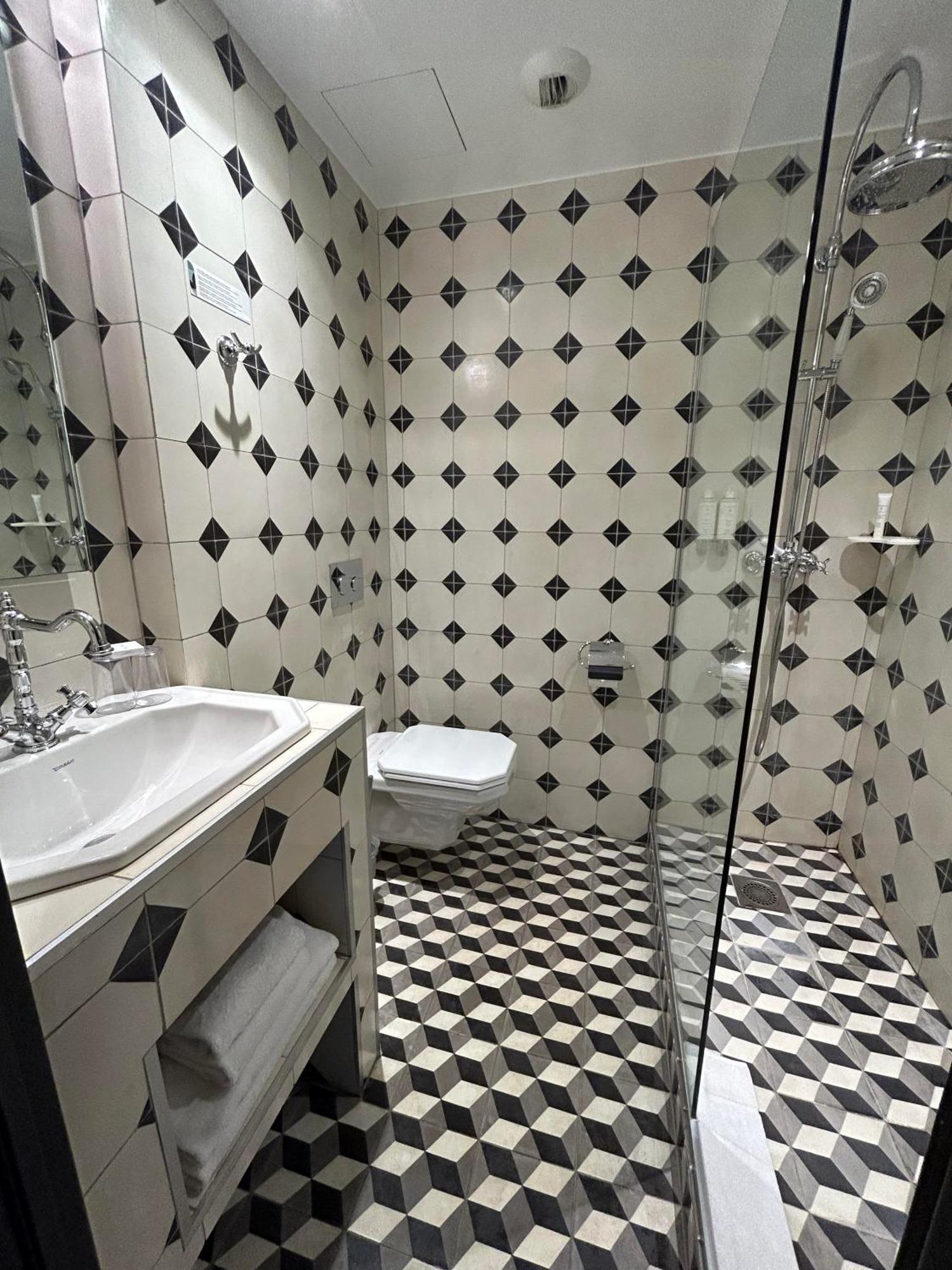 Du Continent Hotel 3*