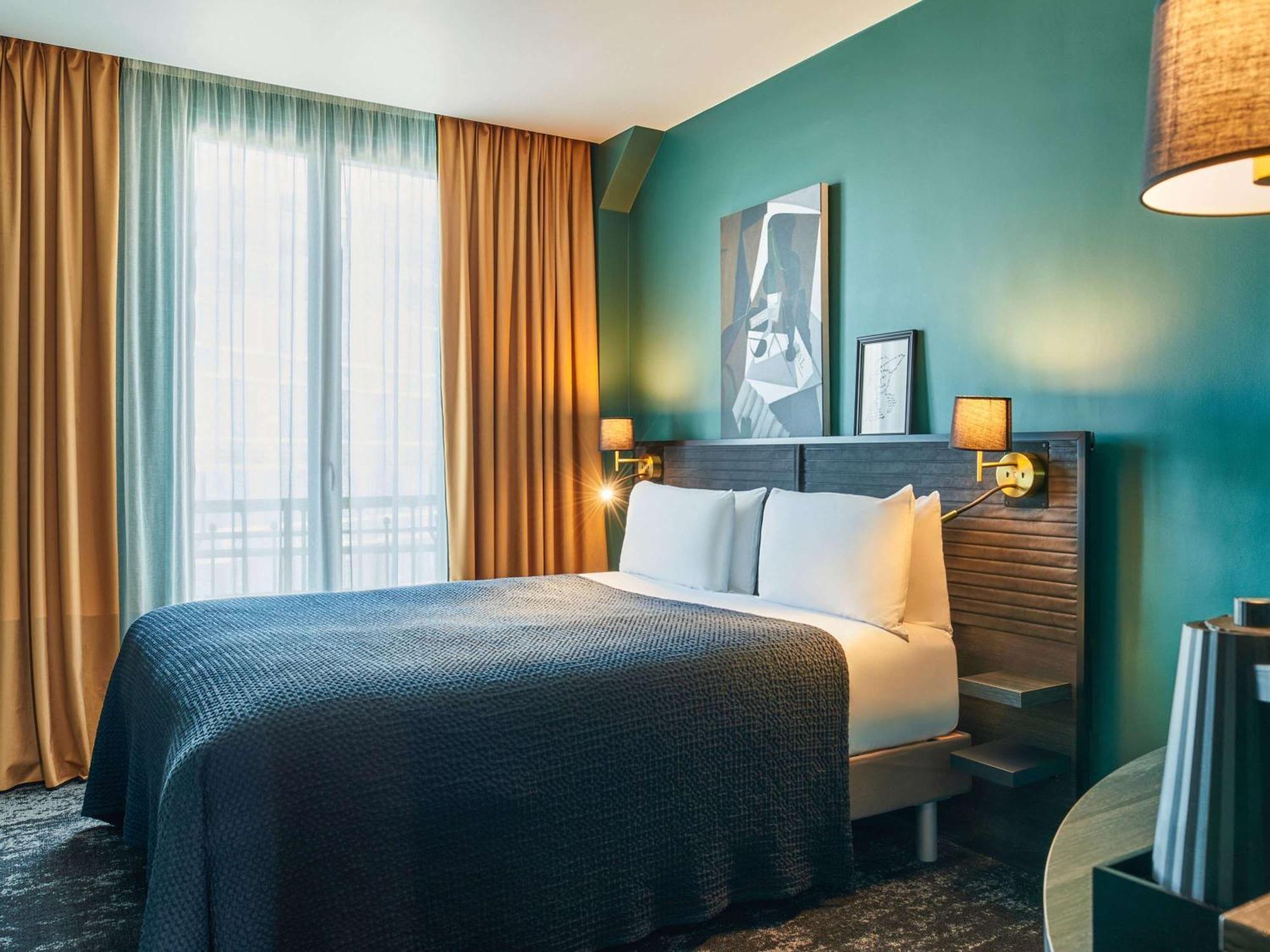 Mercure Tour Eiffel Pont Mirabeau Hotel