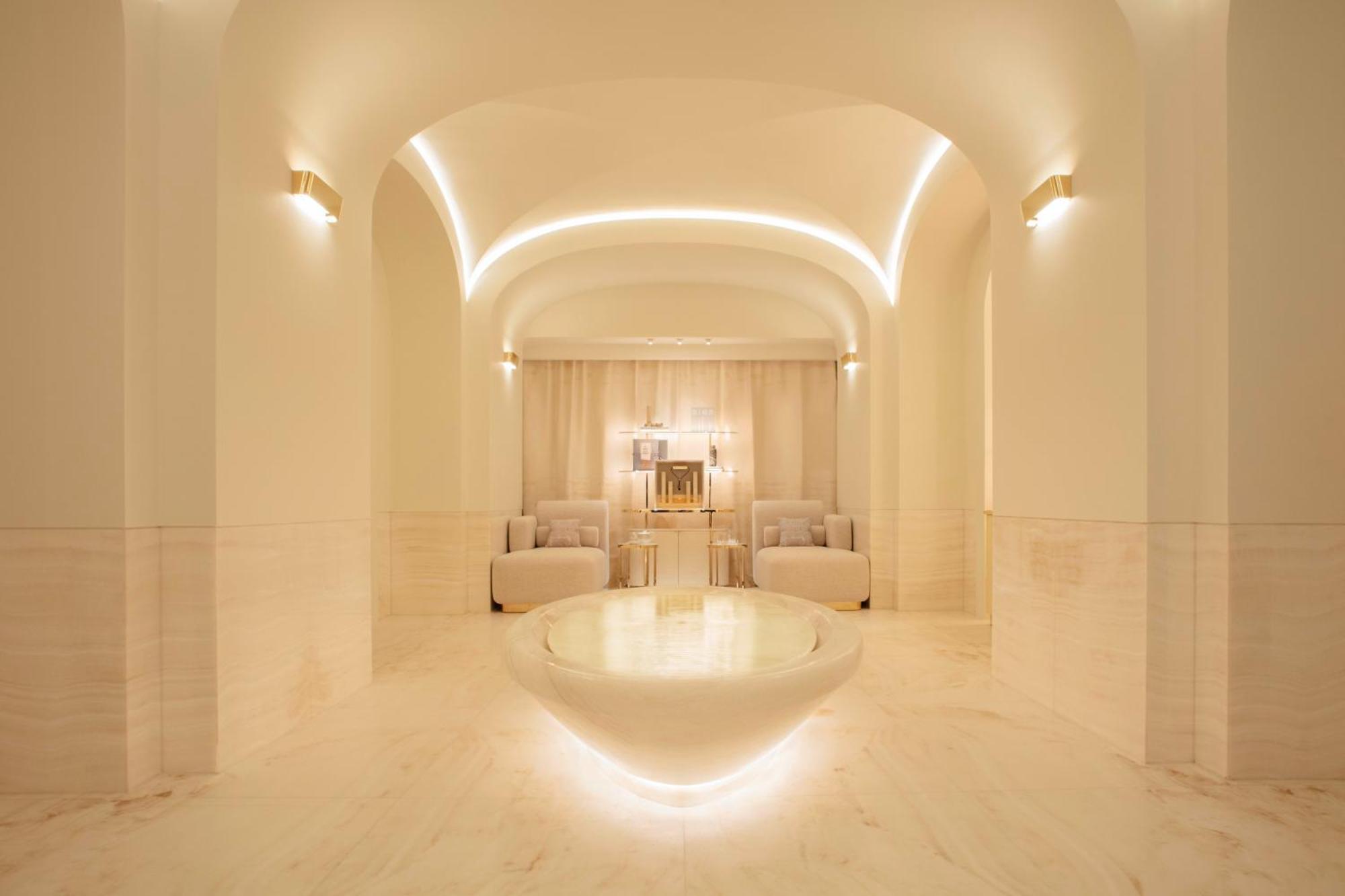 Plaza Athénée - Dorchester Collection Hotel