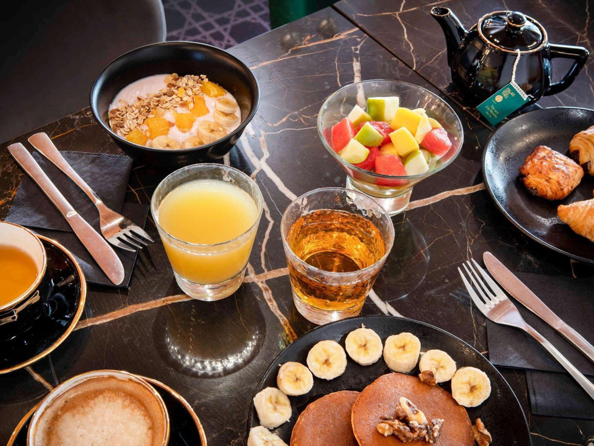 Mercure Montparnasse Pasteur Hotel 4*