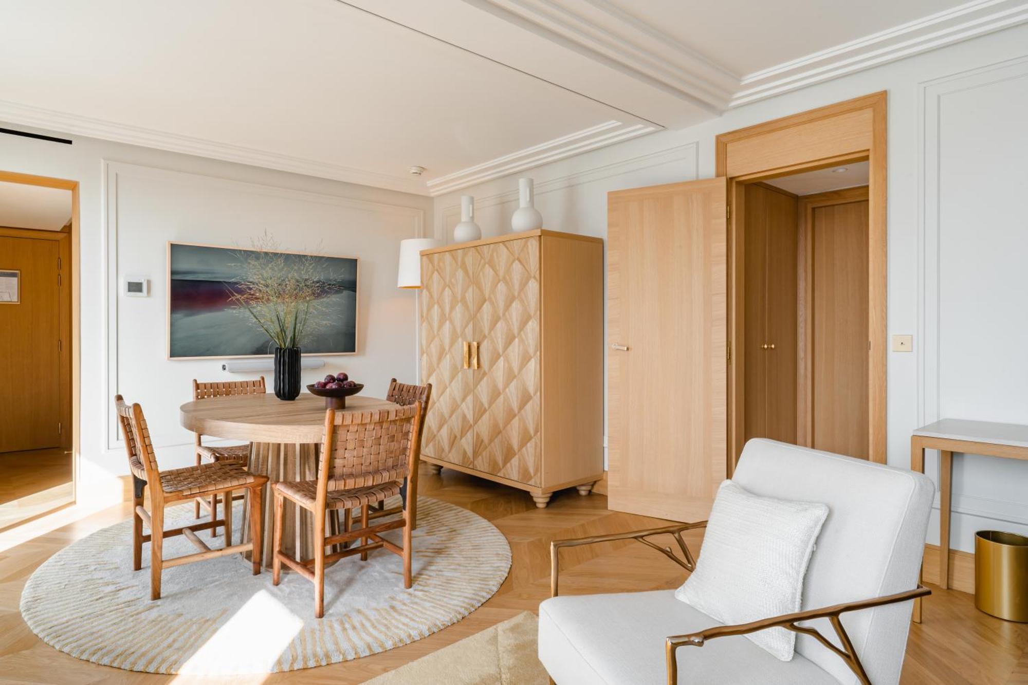 Madison Hotel 4*