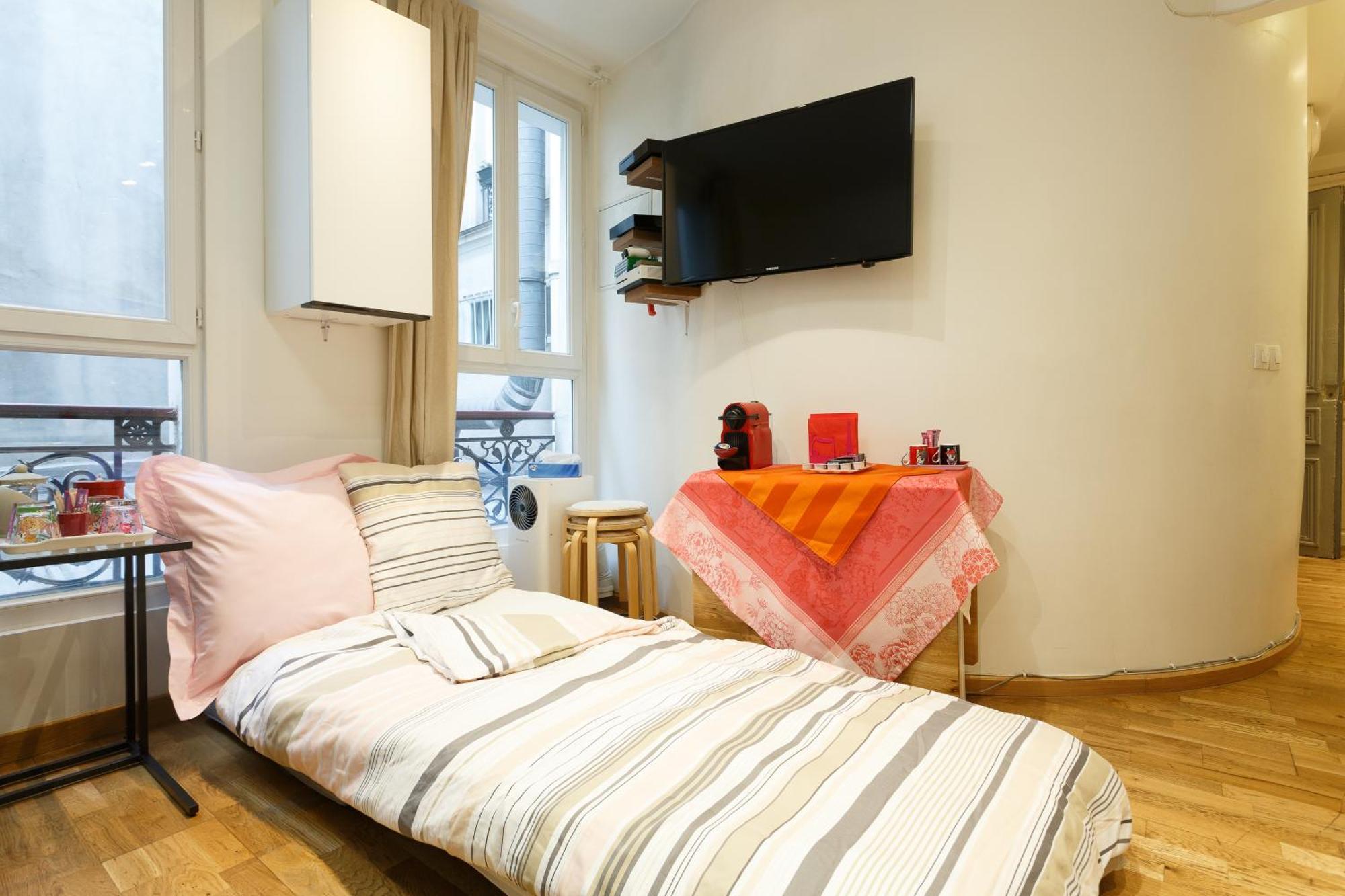 Petits Champs Ii Bed & Breakfast *