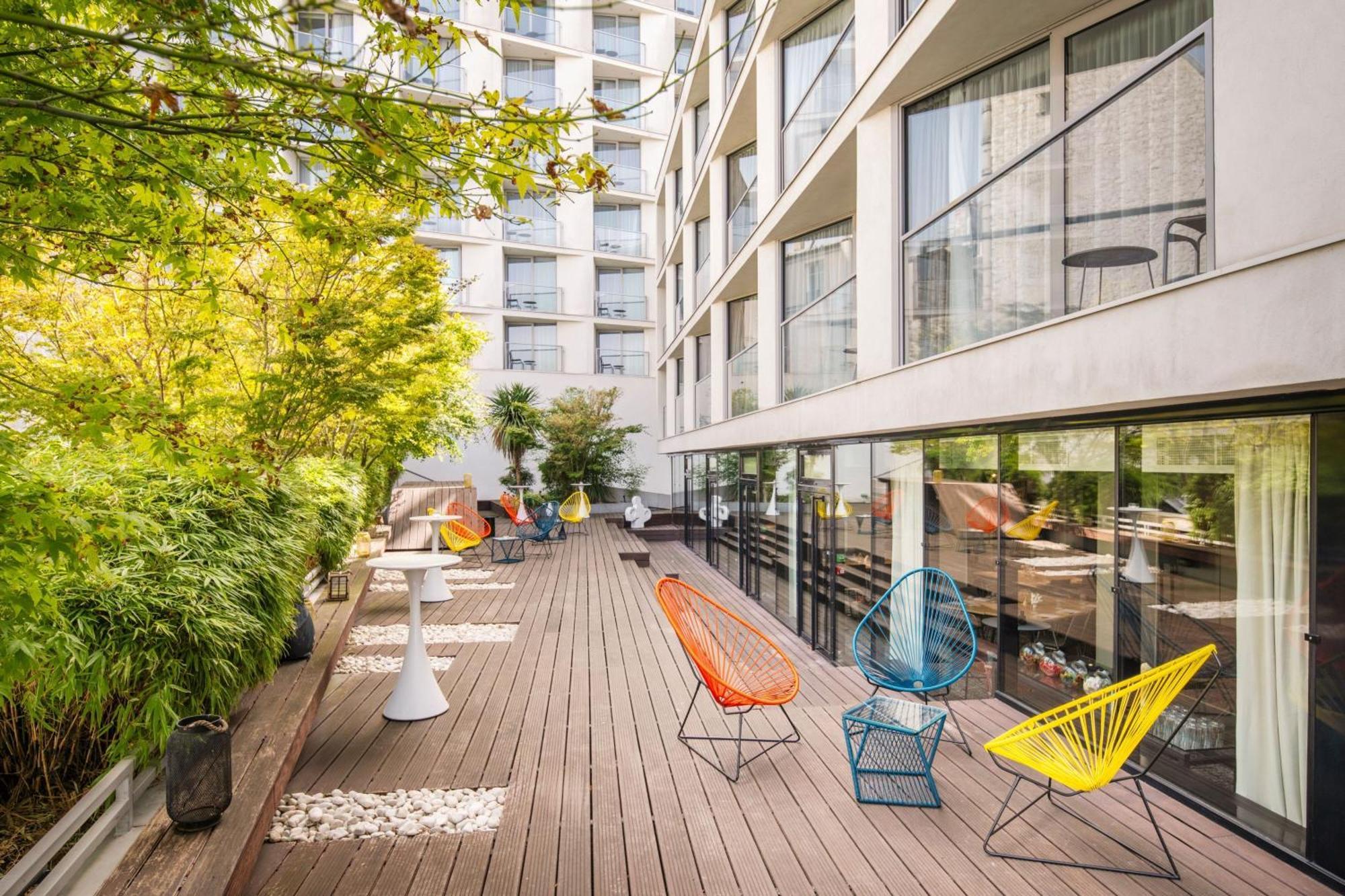 Renaissance Arc De Triomphe Hotel 5*