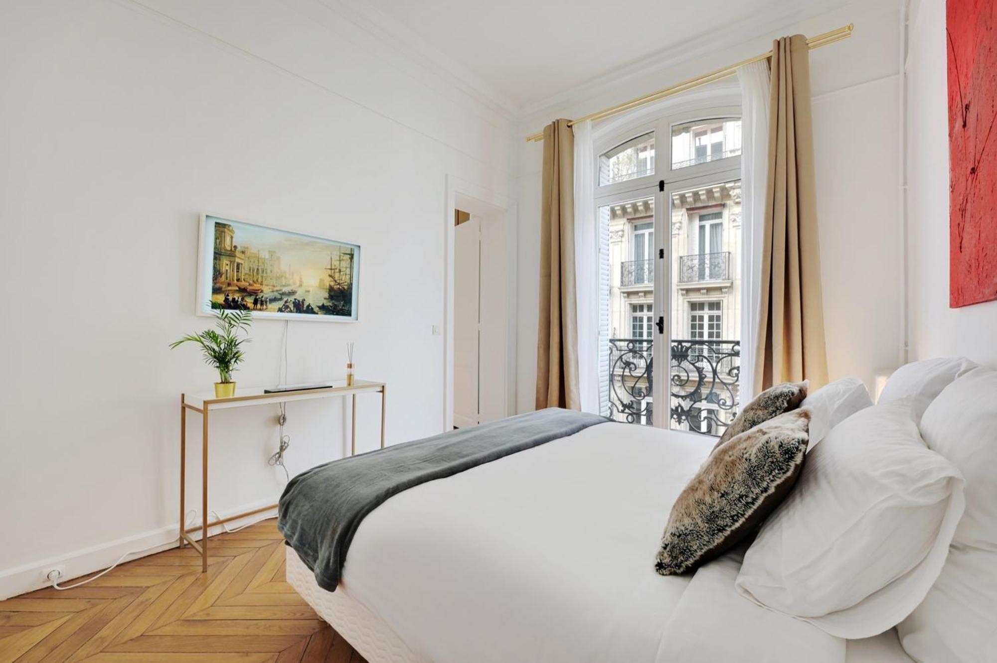 Apartment Eiffel Tower 5 Bedrooms 10 Guests With 2 Carpark *