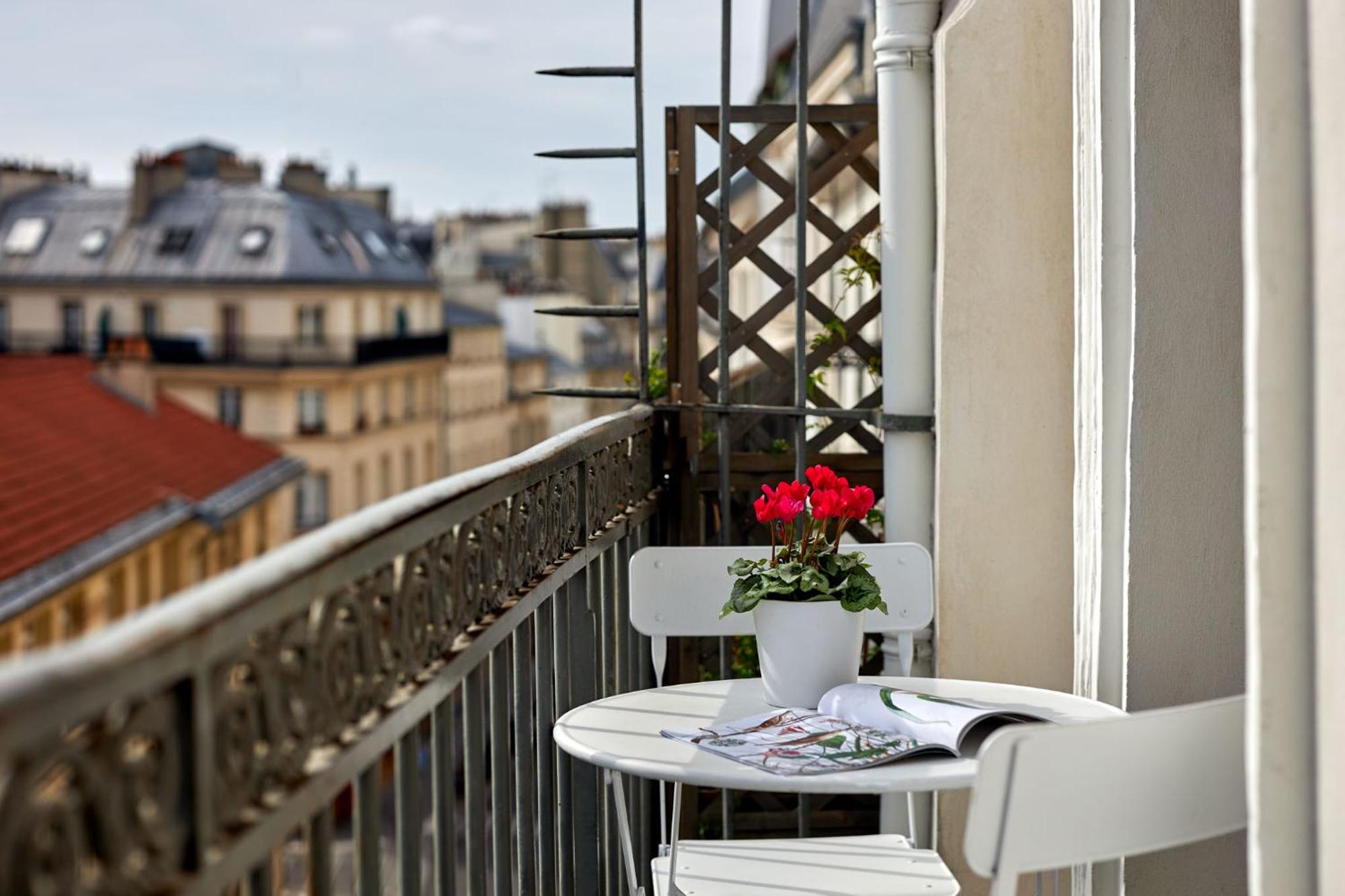 Les Plumes Paris