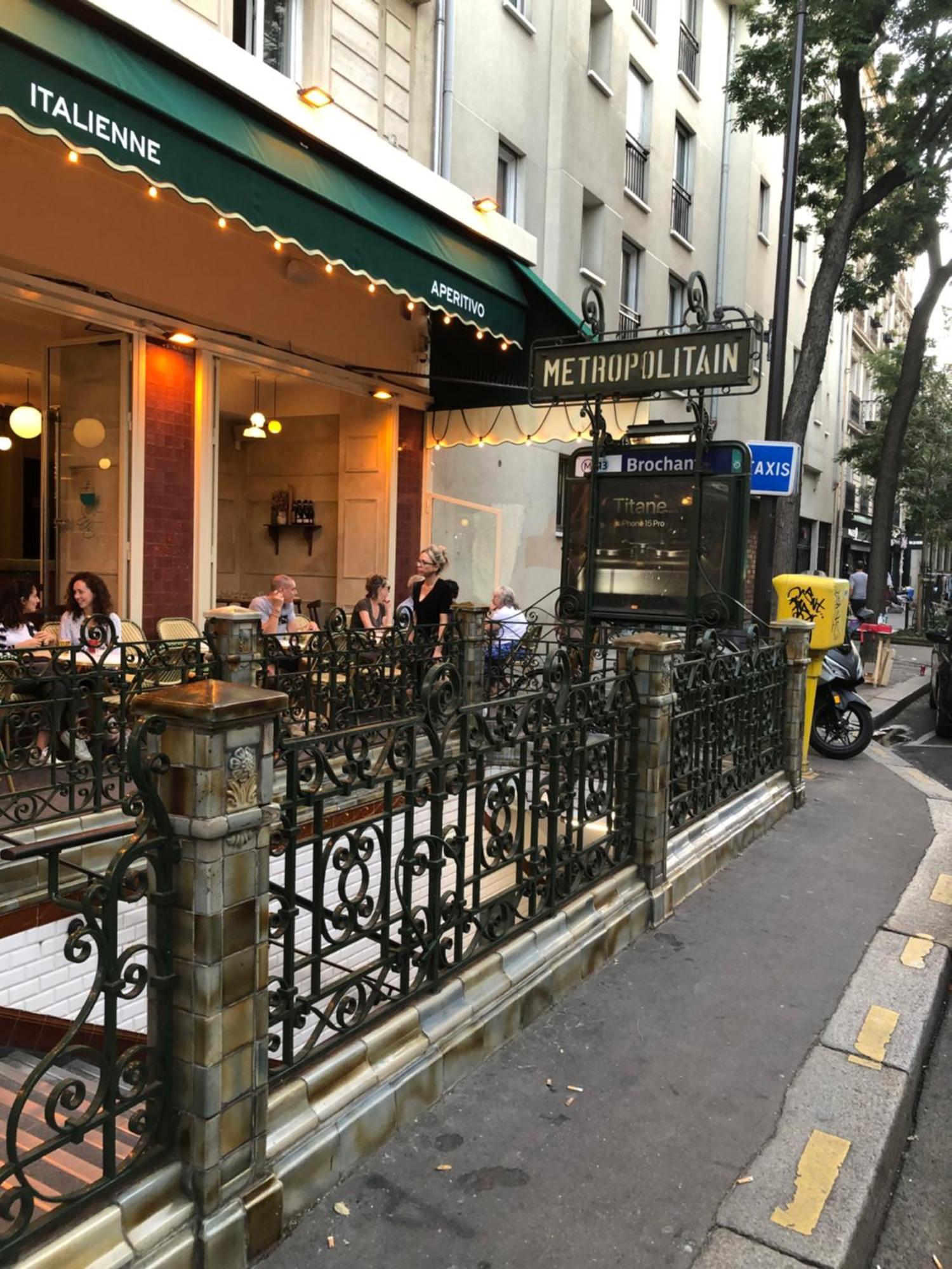Maryline: Cozy Parisian Retreat With Patio View Apartment Paris