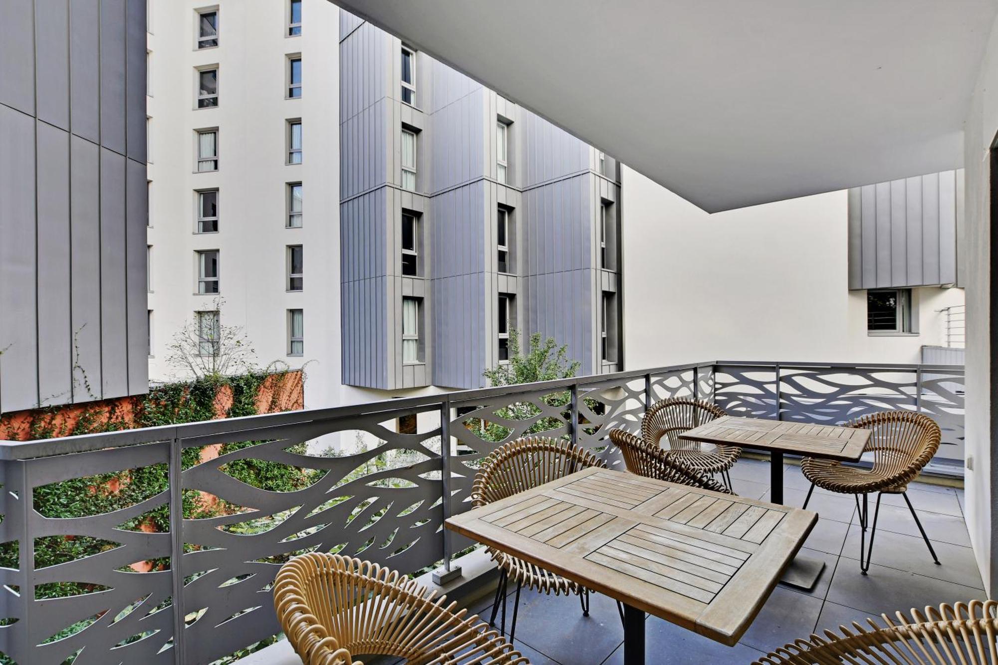 Hotel Drawing House