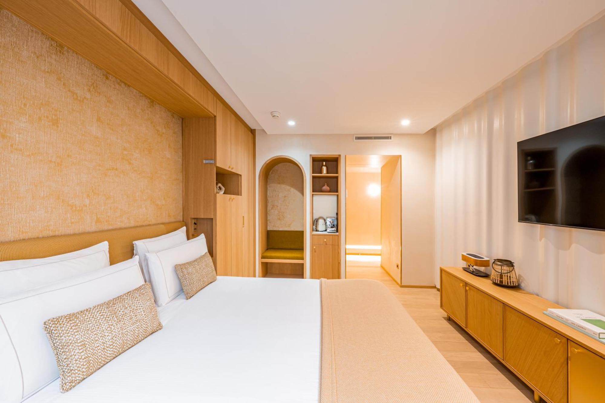 Madison Hotel 4*