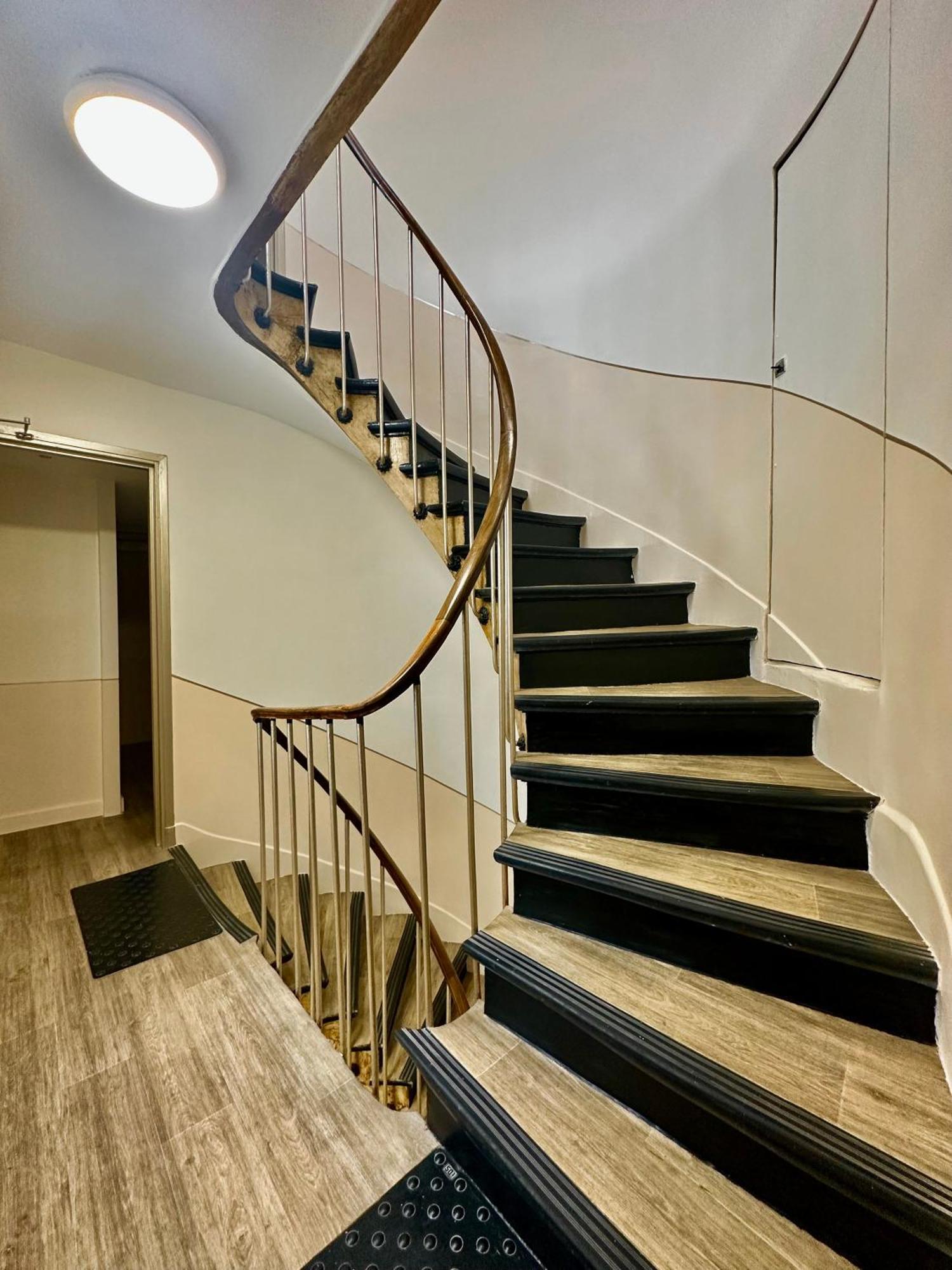 Nation Montmartre Hotel