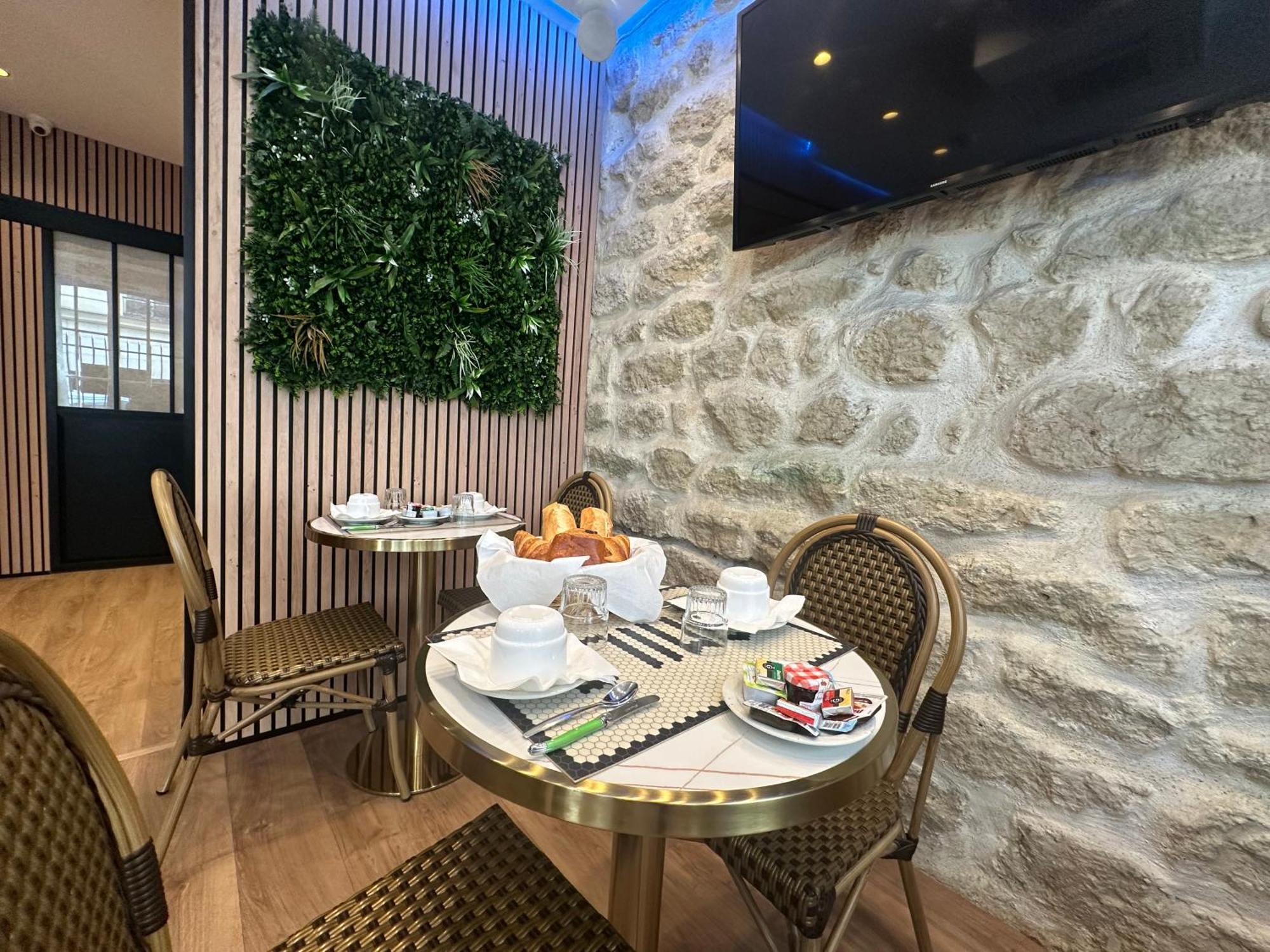 Hotel Nation Montmartre Parigi
