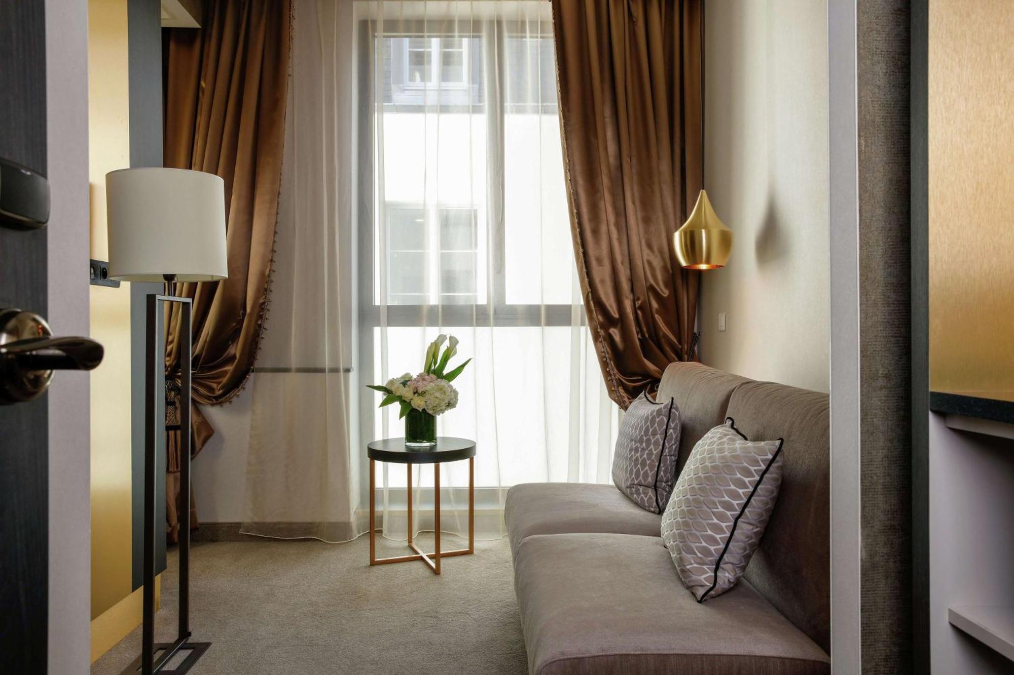 Niepce Paris, Curio Collection By Hilton Hotel Parigi