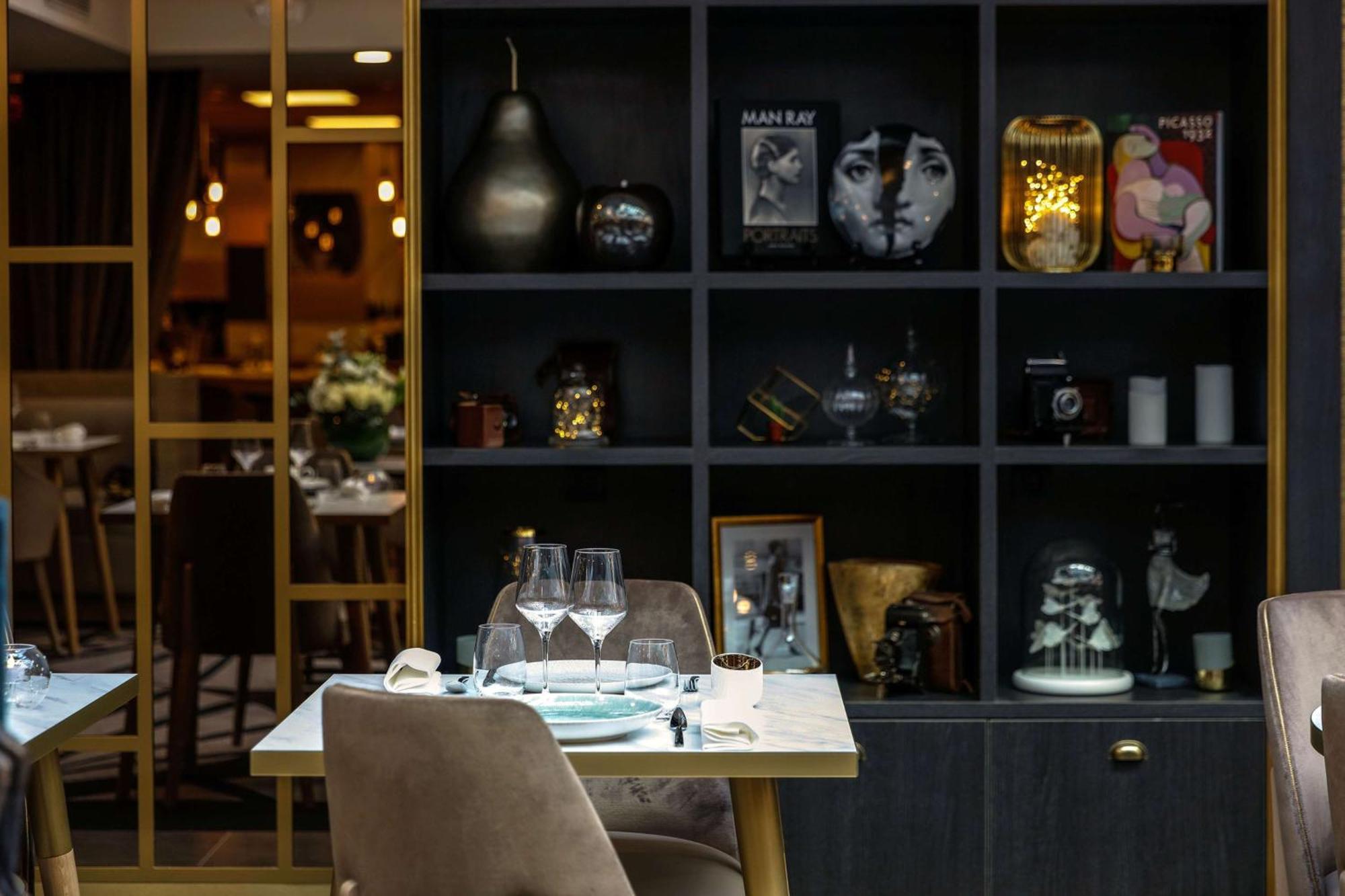 Hotel Niepce Paris, Curio Collection By Hilton Parigi