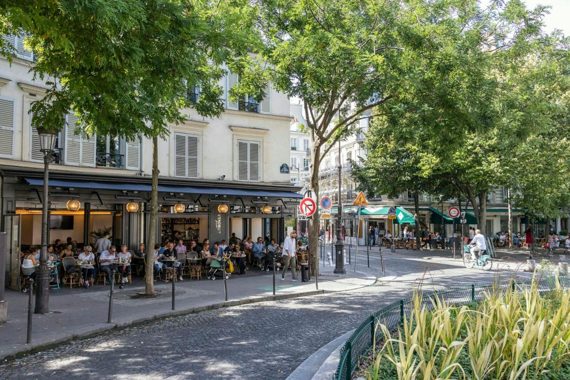 Moderne Au Coeur De Batignolles *