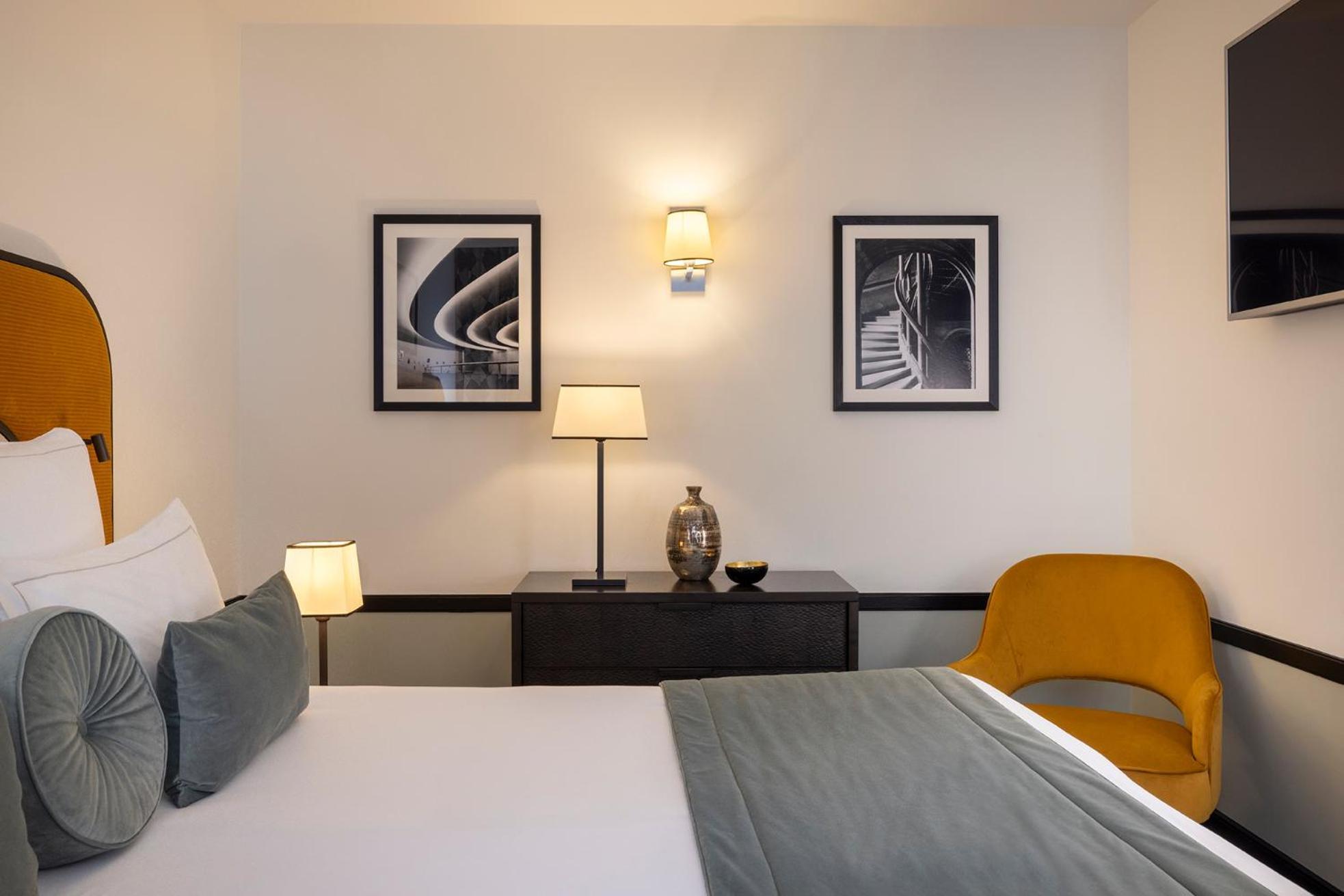 Aiglon Hotel Paris