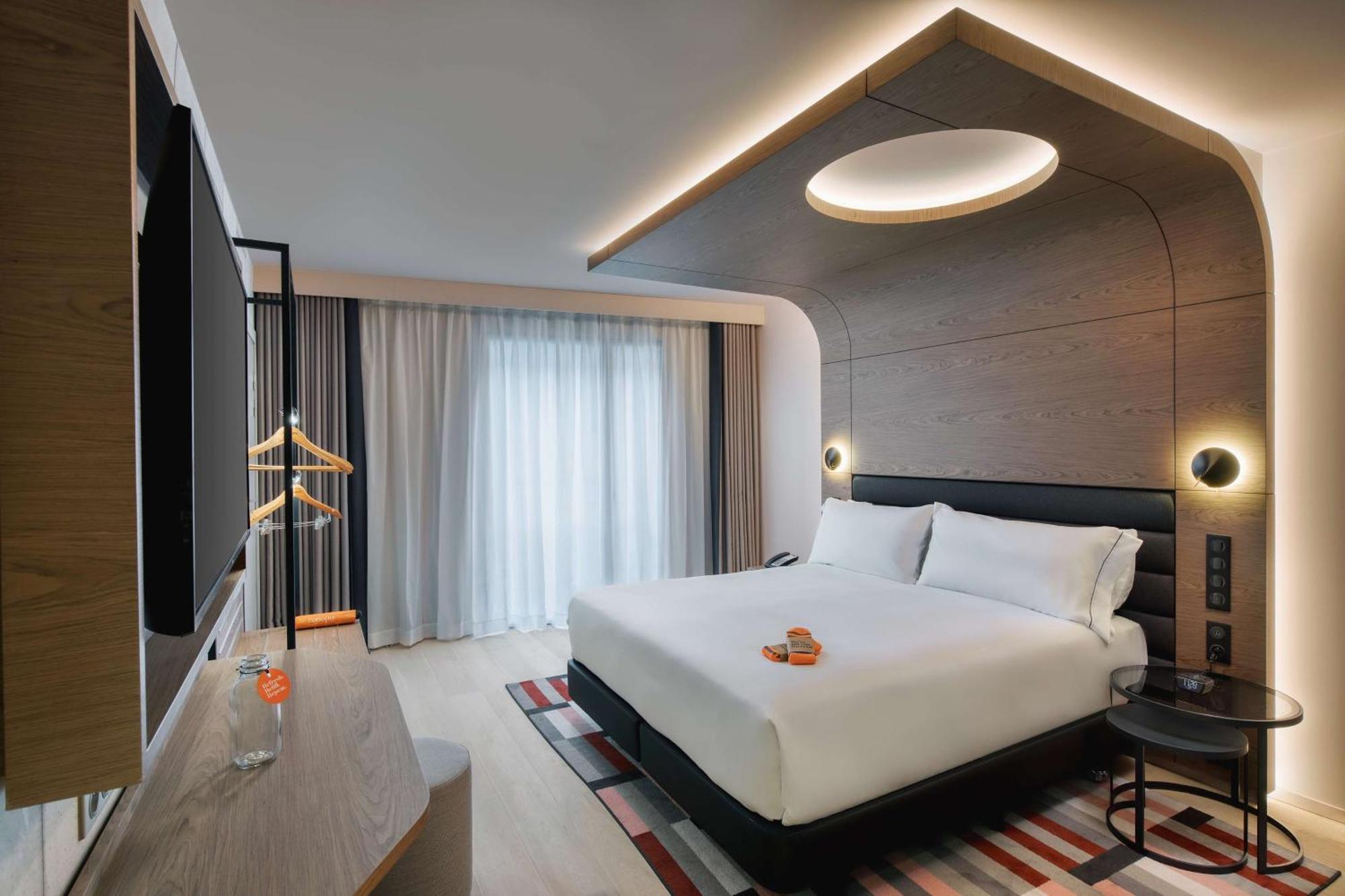 Canopy By Hilton Eiffel Tower Hotel 4*