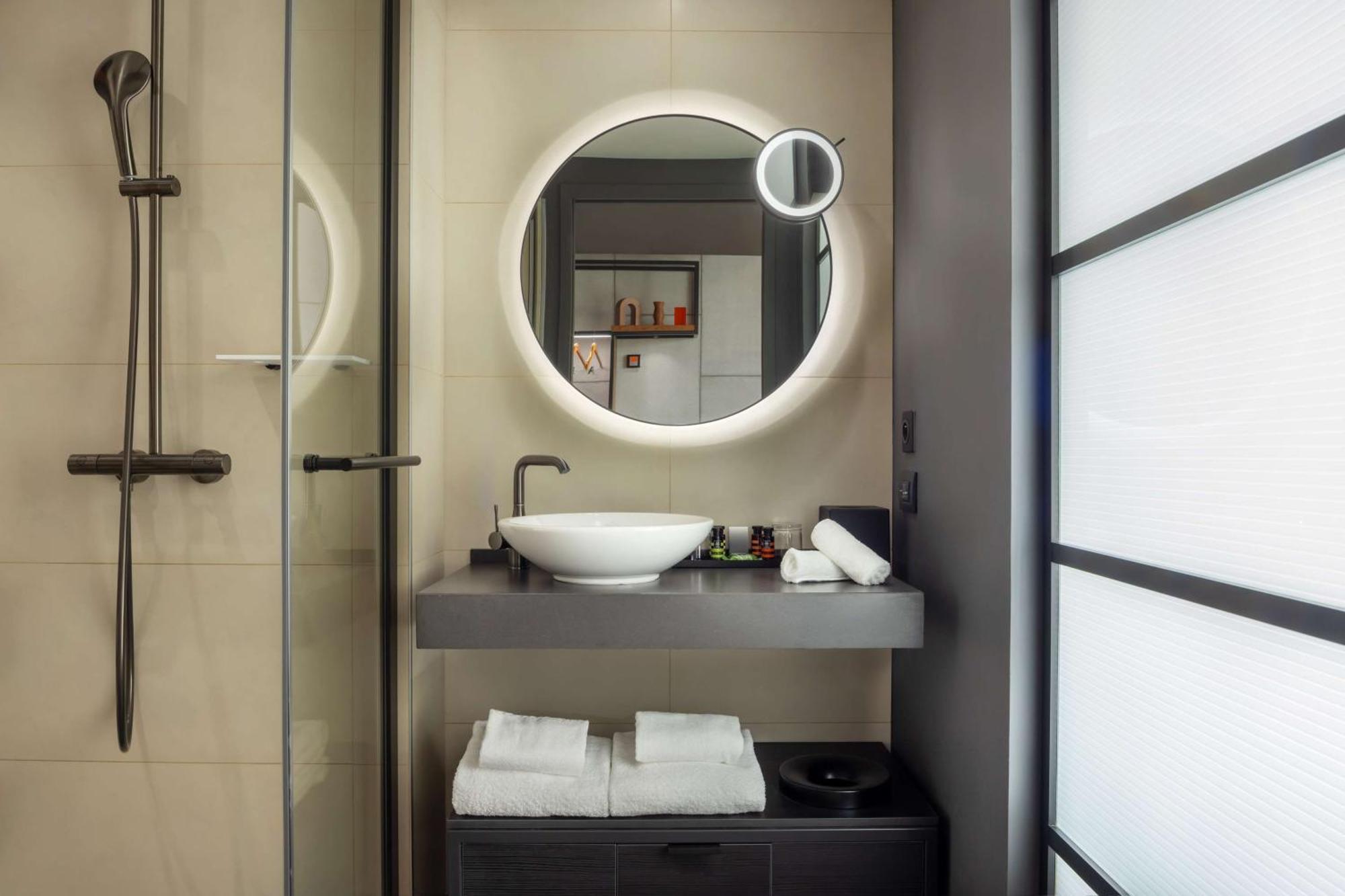 Hotel Canopy By Hilton Eiffel Tower 4*