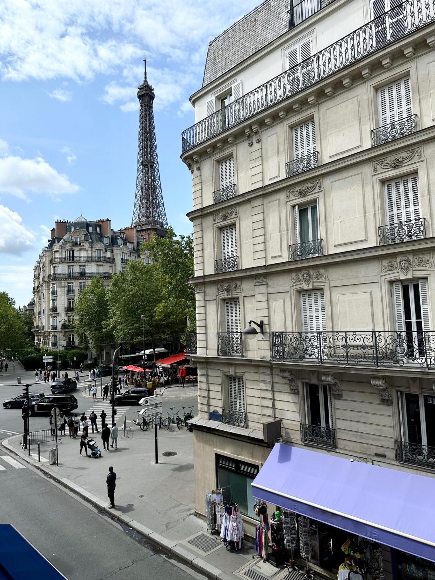 Charming With Eiffel Tower View * Paris