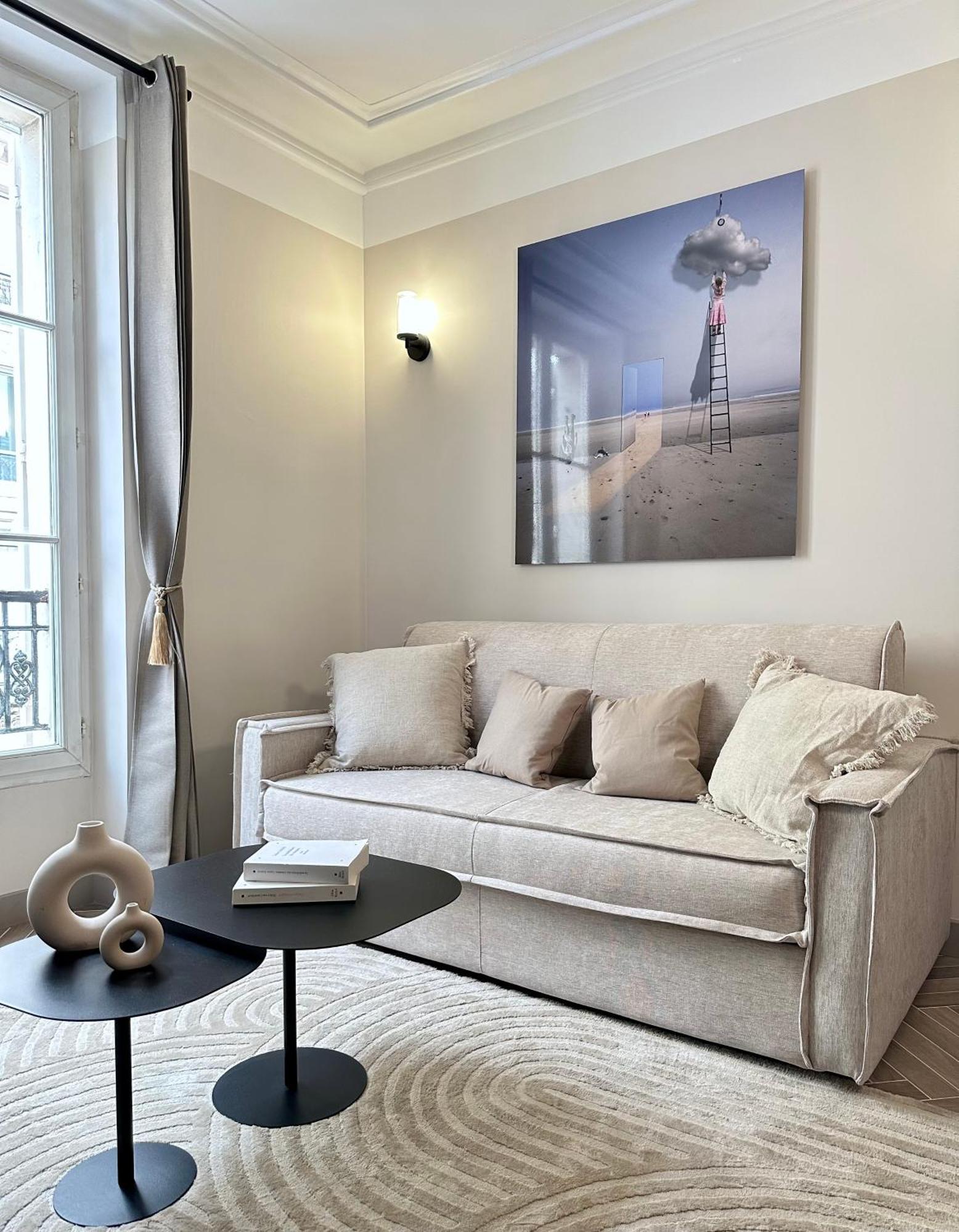 Charming With Eiffel Tower View