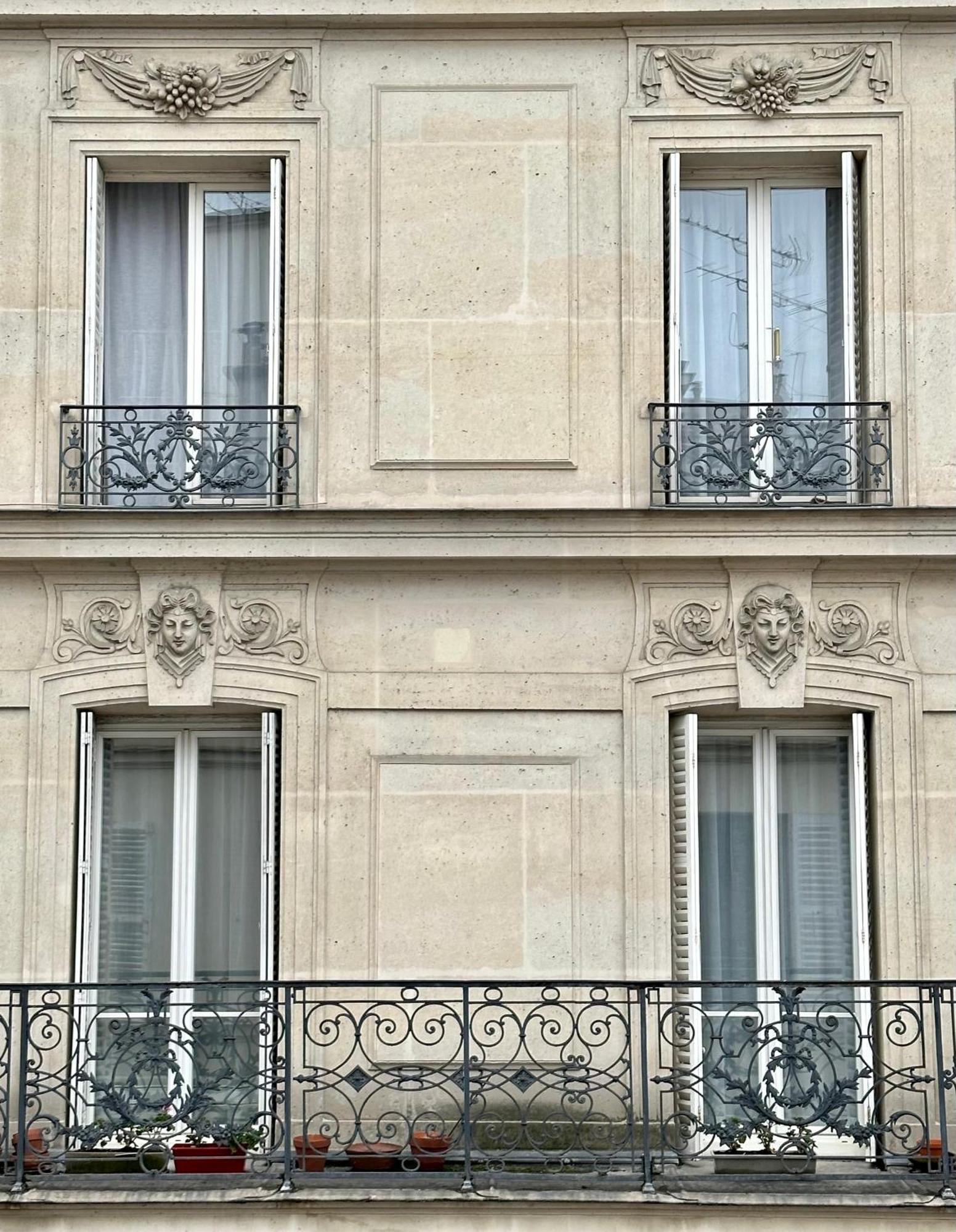 Charming With Eiffel Tower View Apartment *
