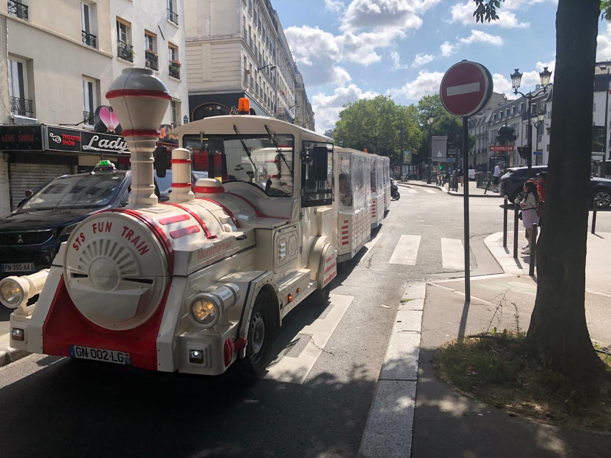 Appartamento Métro Pigalle,garçonnière 25 M2, 3 Per, Cabarets Théâtres,restaurants,tout Confort