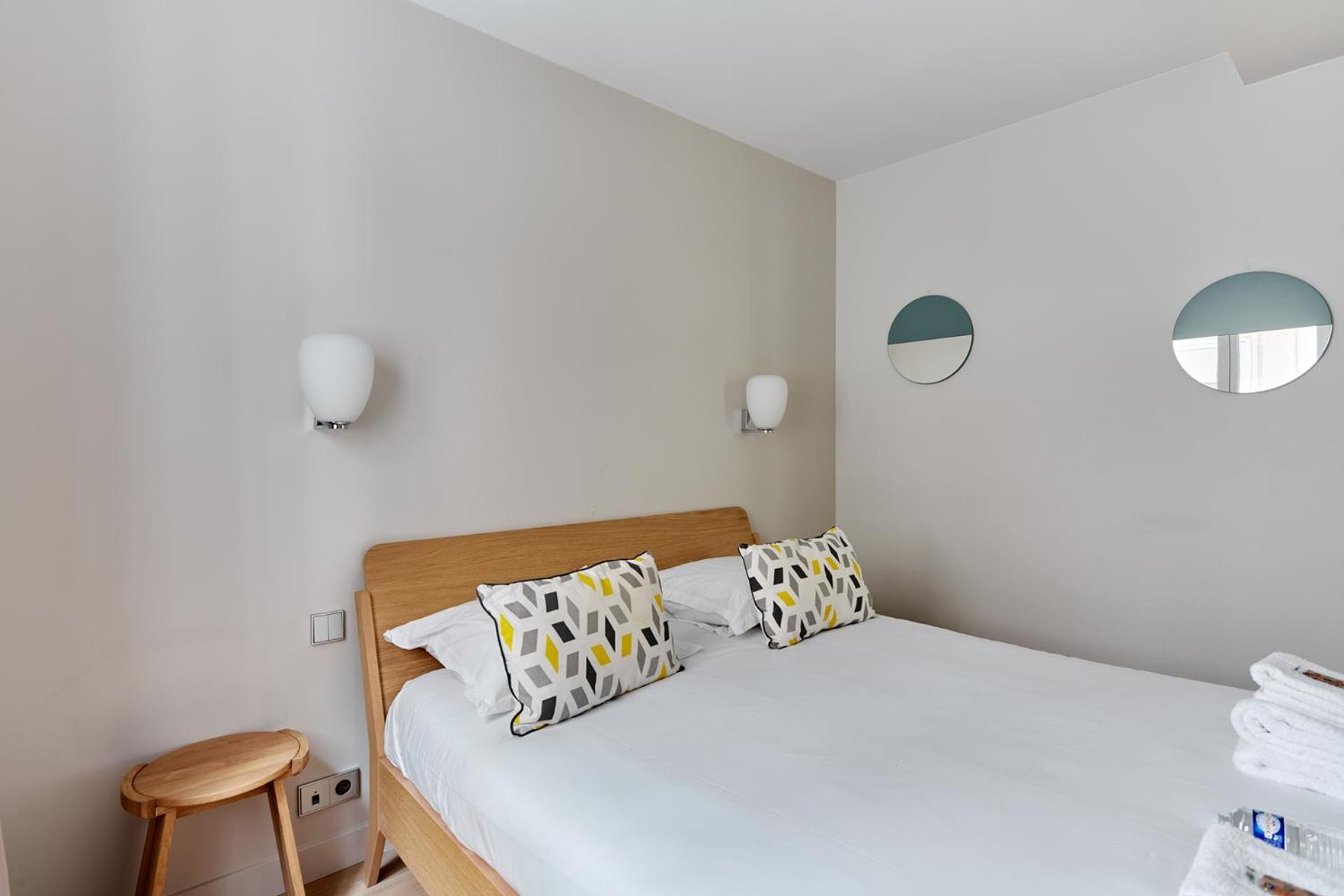 Porte Maillot Arc De Triomphe By Studio Prestige *