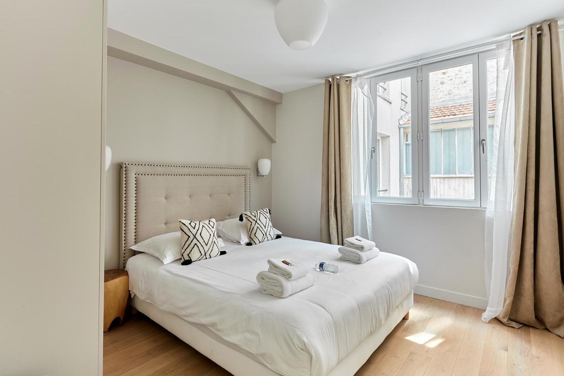 Apartment Porte Maillot Arc De Triomphe By Studio Prestige Paris