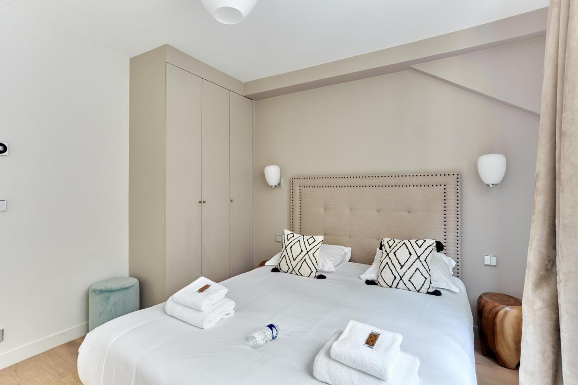 Porte Maillot Arc De Triomphe By Studio Prestige Parigi