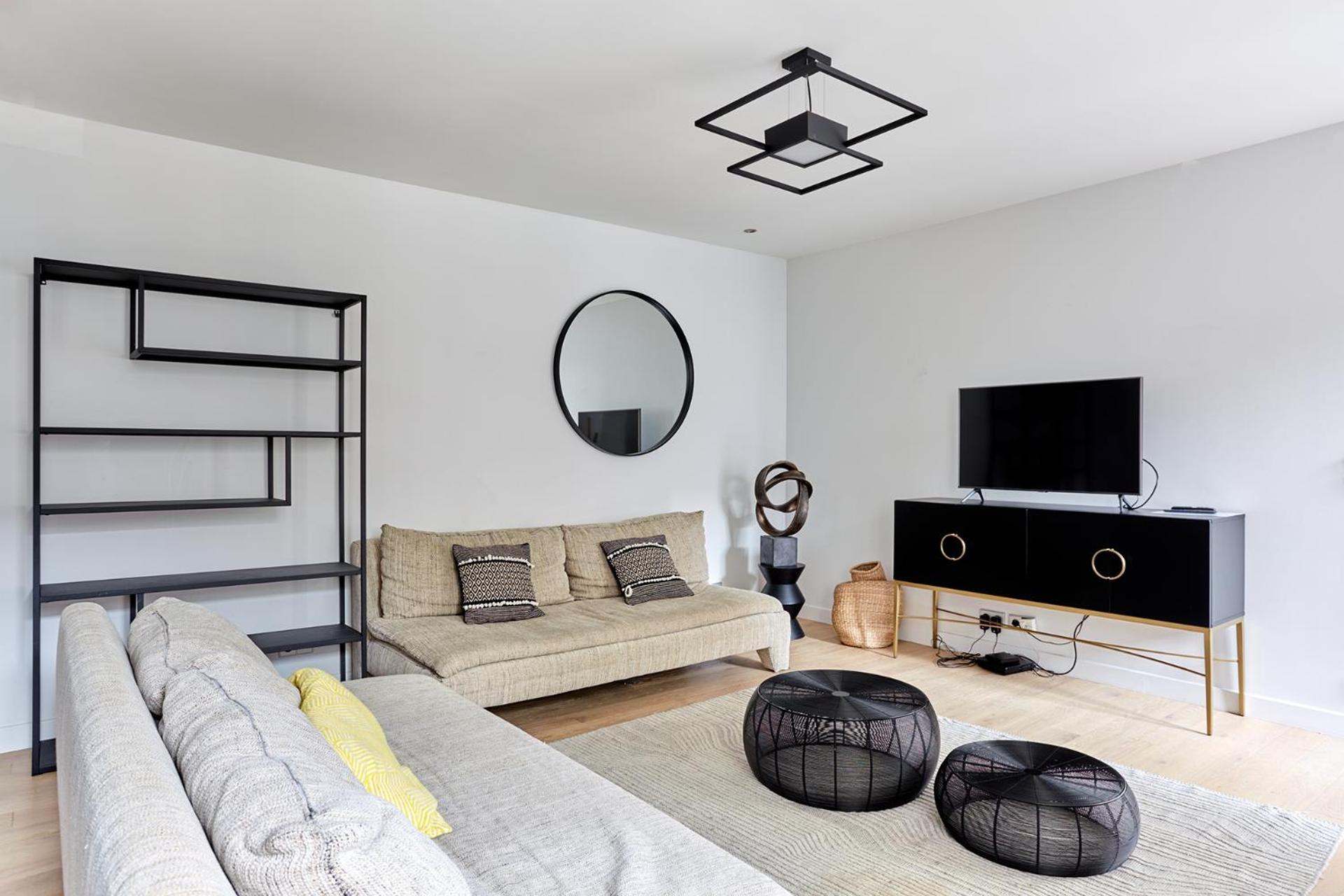 Porte Maillot Arc De Triomphe By Studio Prestige *