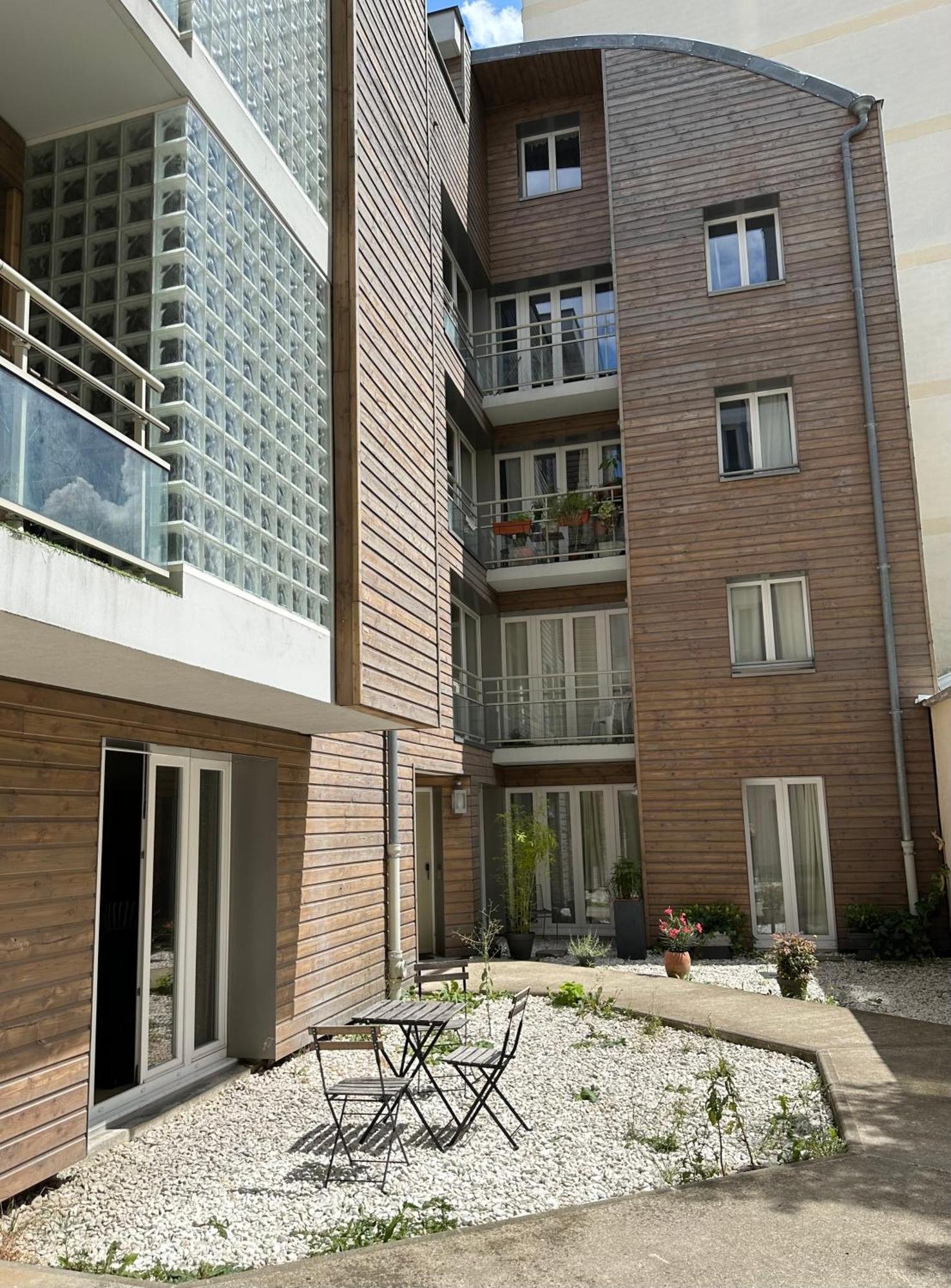 - Buttes Chaumont's Park -entire Flats Apartment *