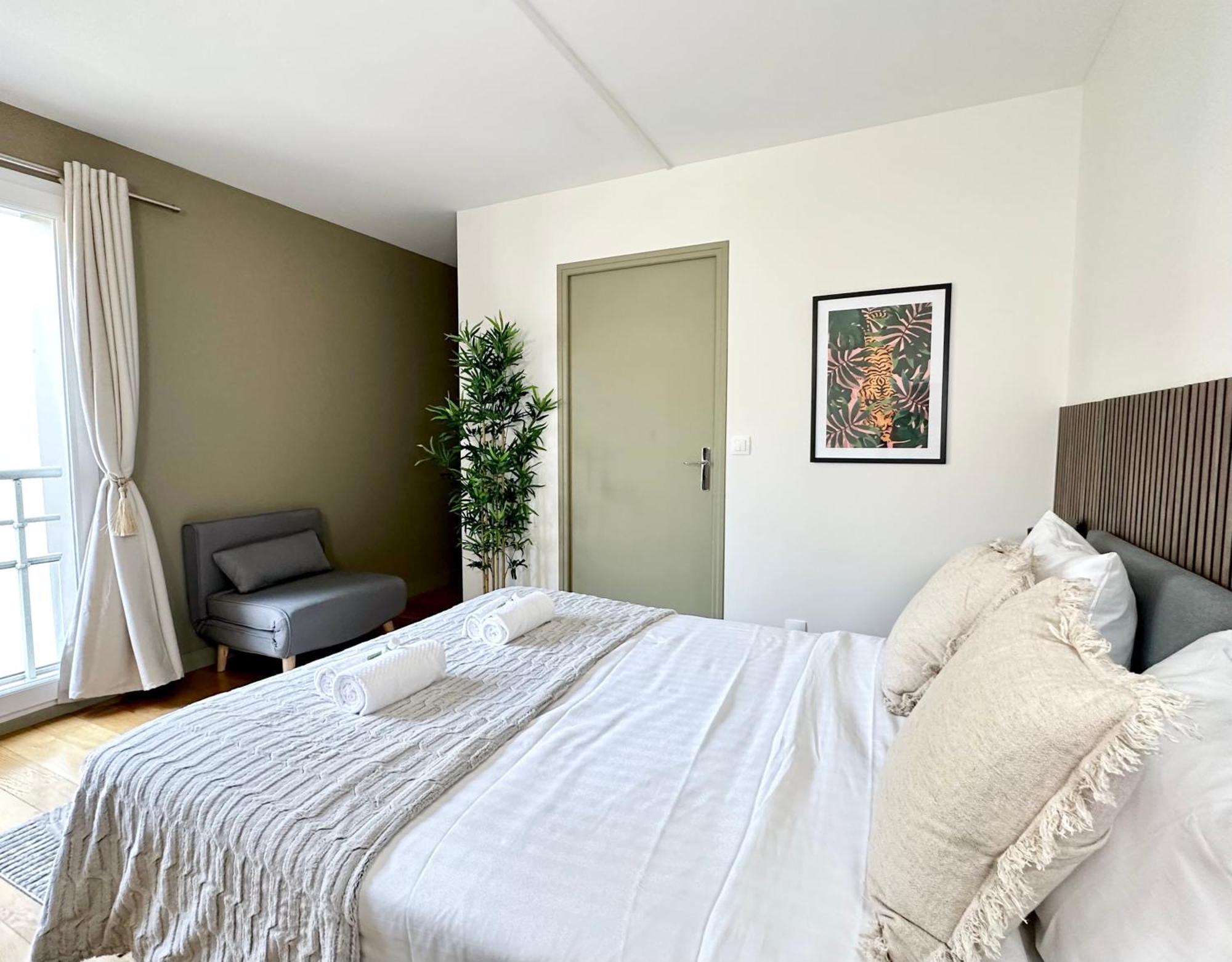 Apartment - Buttes Chaumont's Park -entire Flats Paris